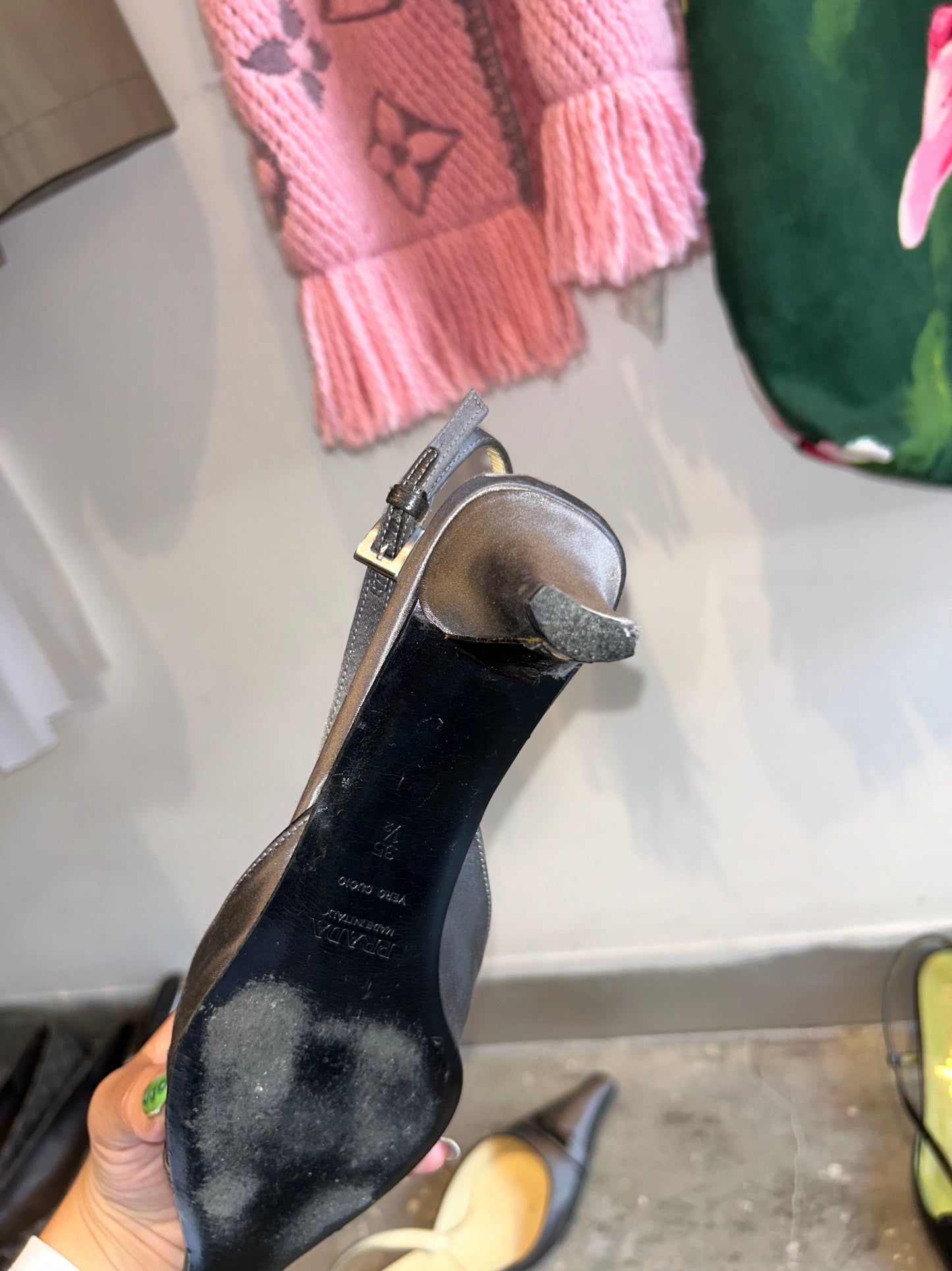 PRADA 90’s pointed kitten heels 36 EU