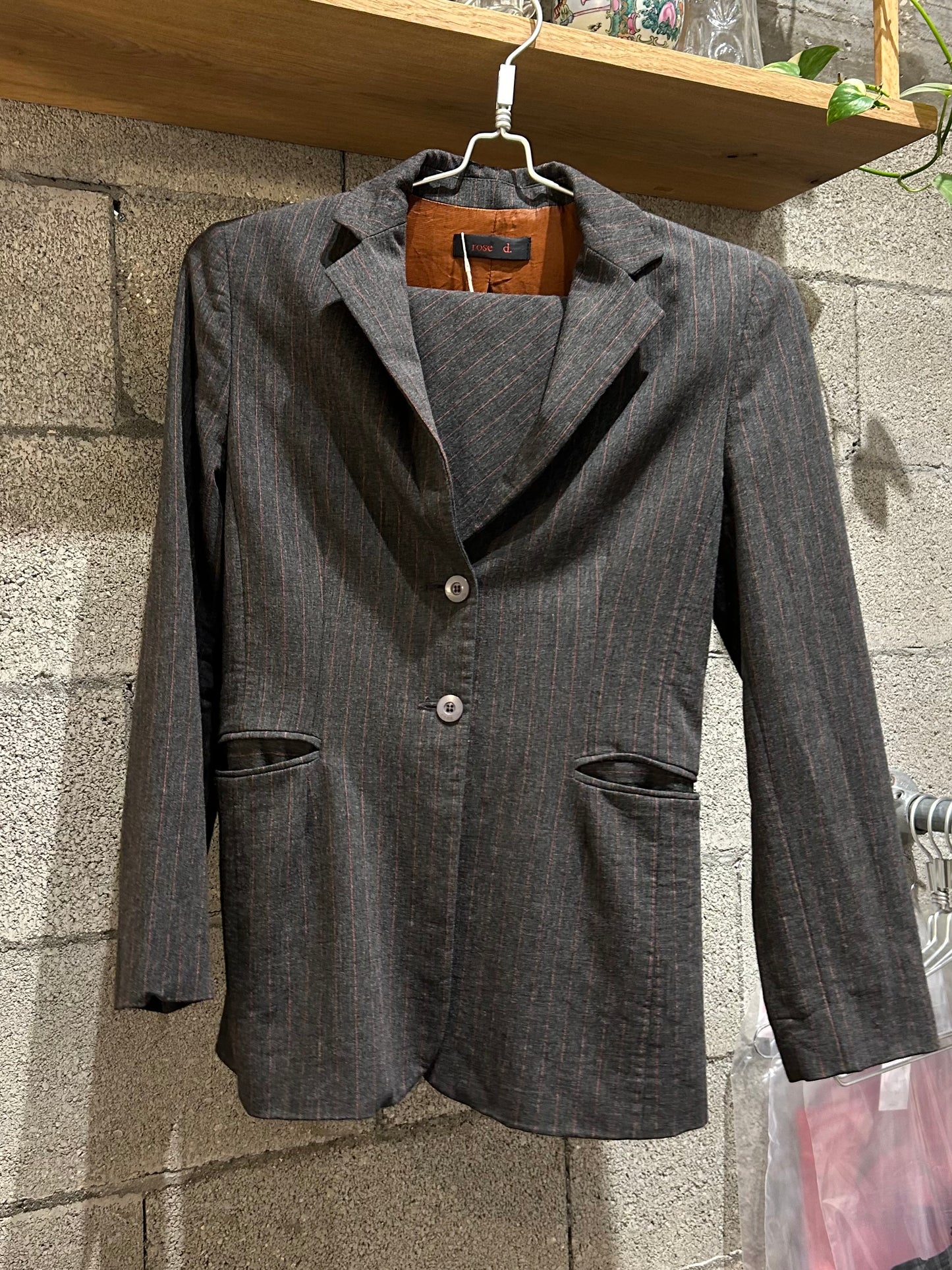 Rose d vintage suit