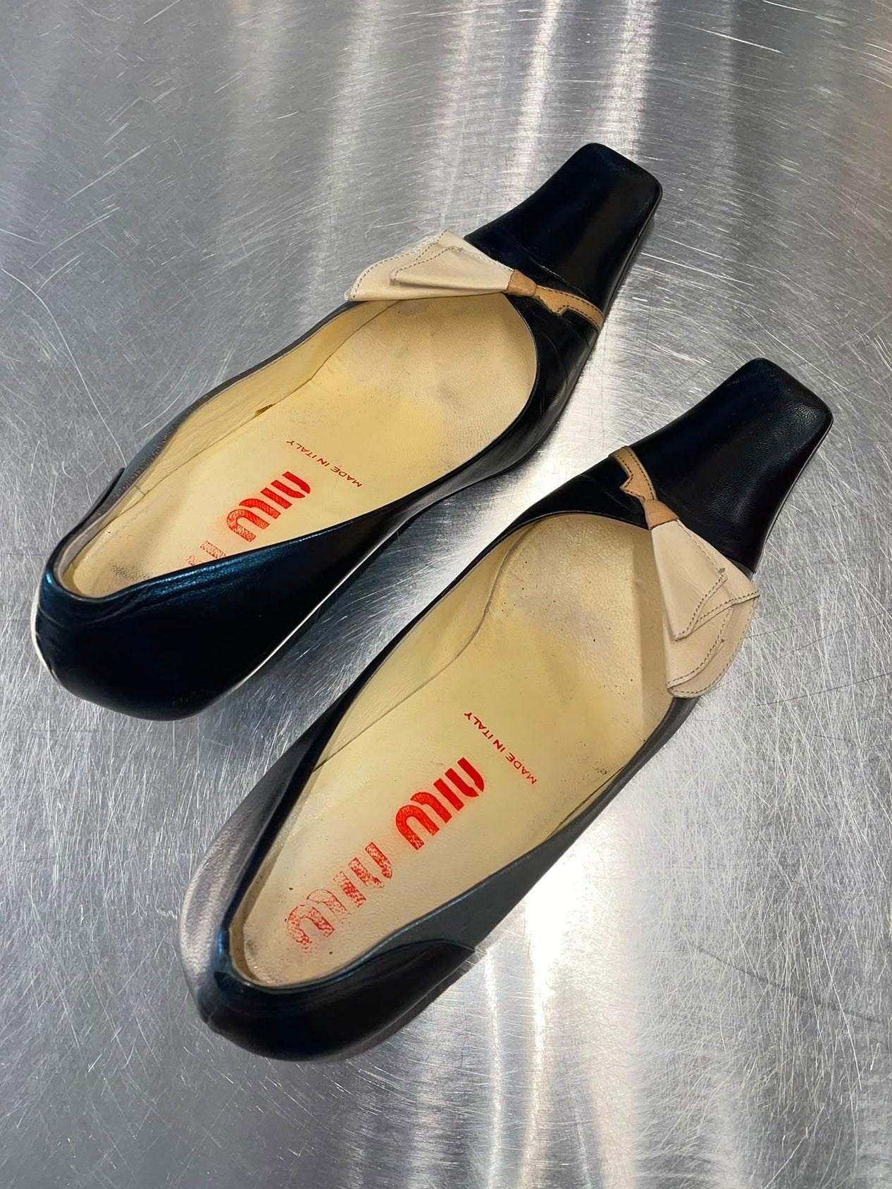 Miu Miu 1990s leather pumps