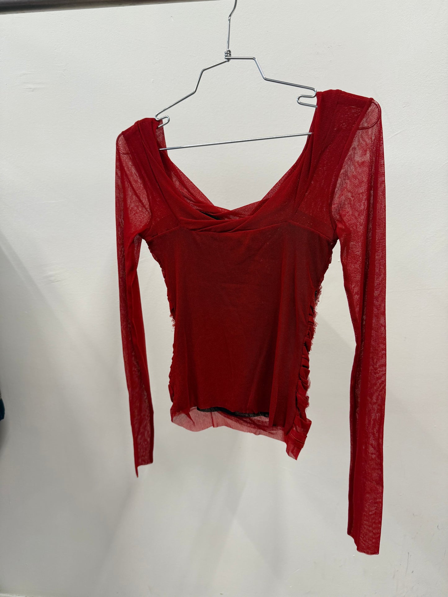 Fuzzi ruched mesh top