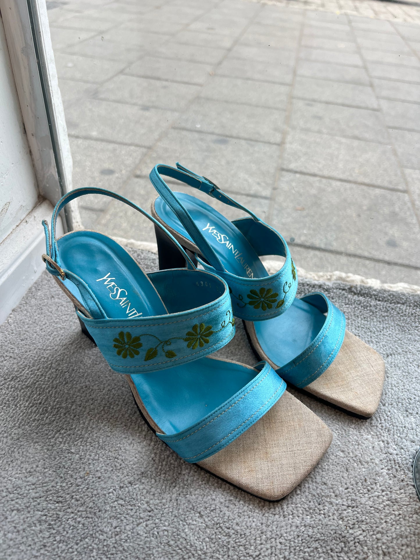 Yves Saint Laurent Slinback Heels 35