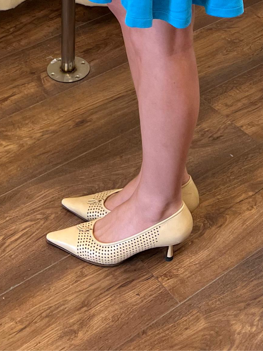 Chanel Pointed Toe Kitten Heels 36.5