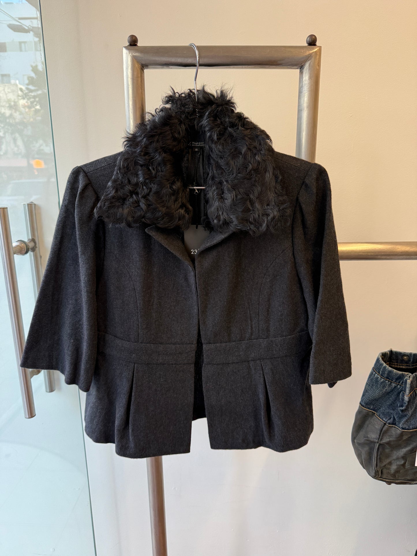 23ku Vingt-Trois Arrondissements Fur Collar Jacket