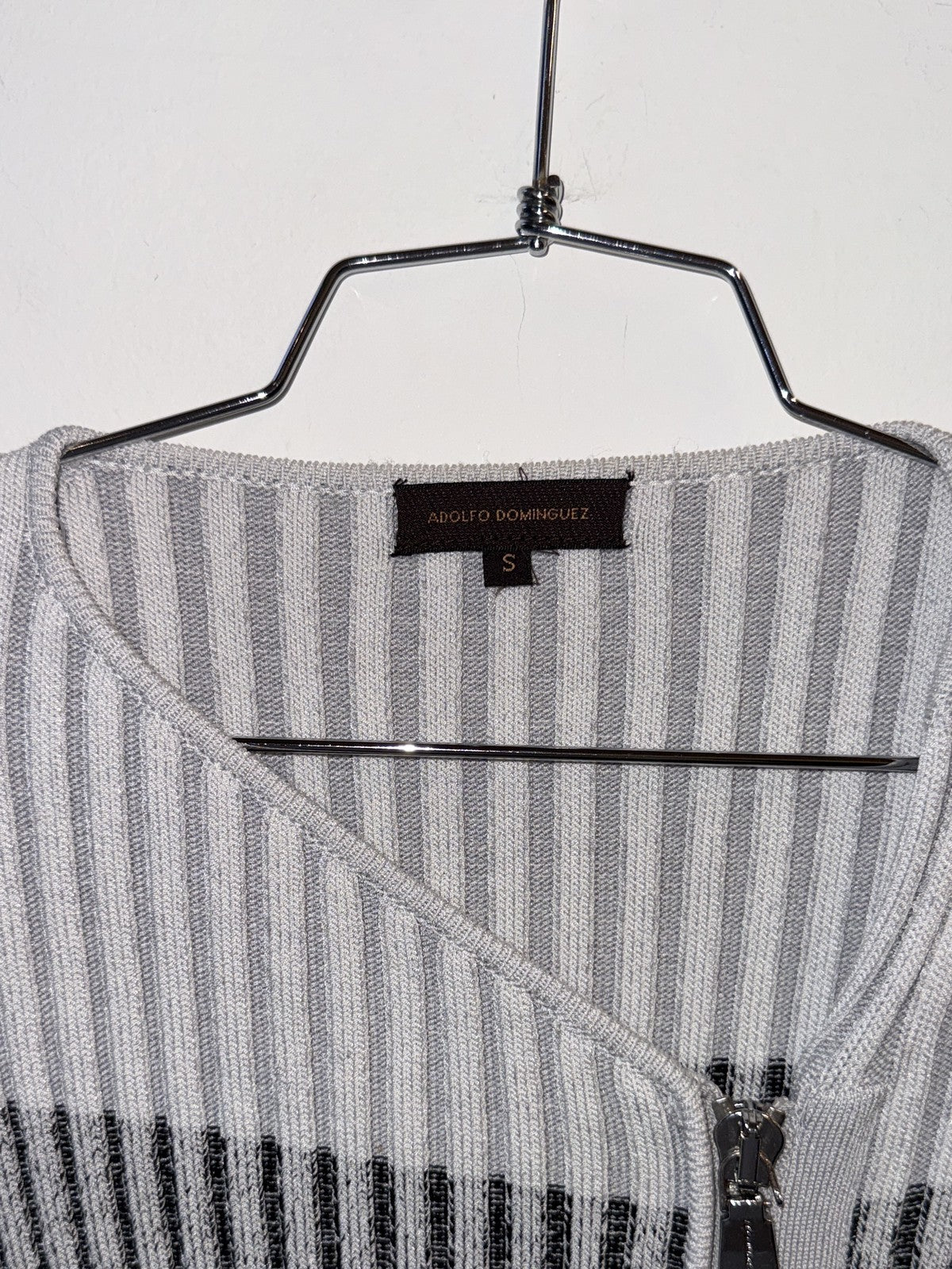 Adolfo Dominguez label size S and asymmetric zipper detail
