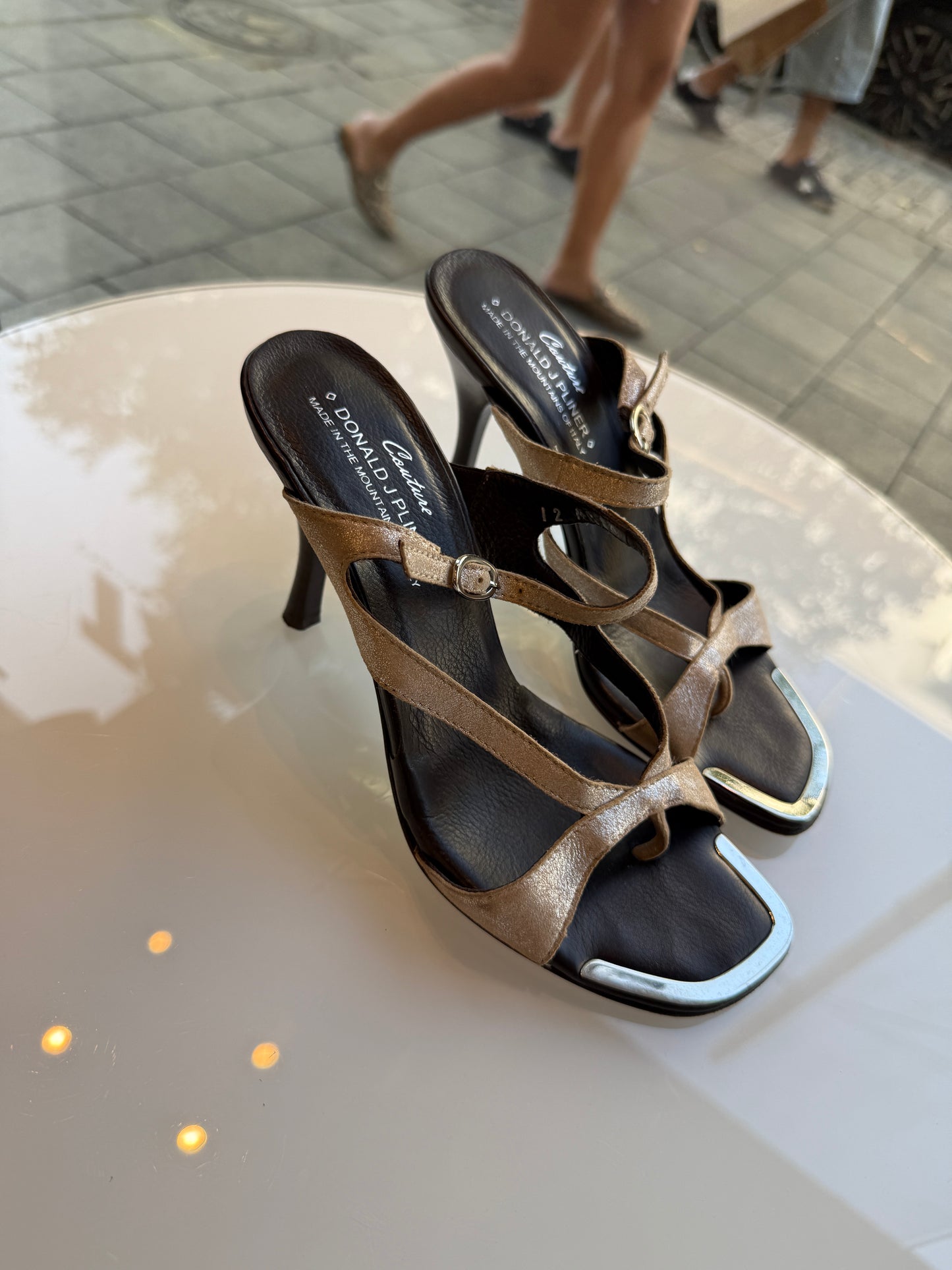 Donald J Pliner Metallic Leather Strappy Sandals 2000s