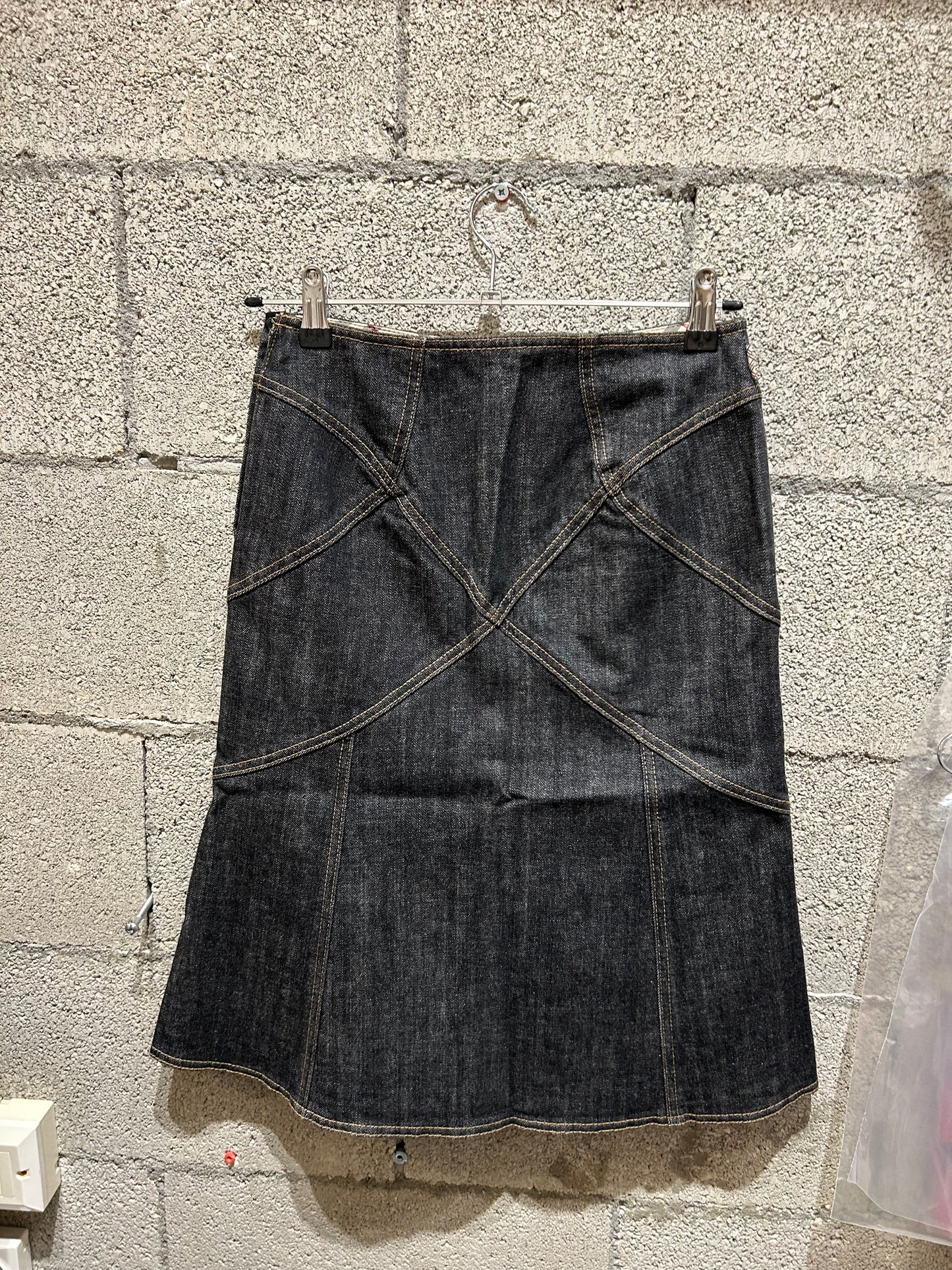 BURBERRY wash jean skirt