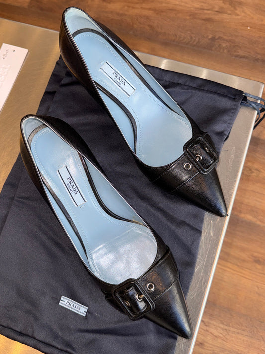Prada Buckle Pointed Pumps 2018׳s