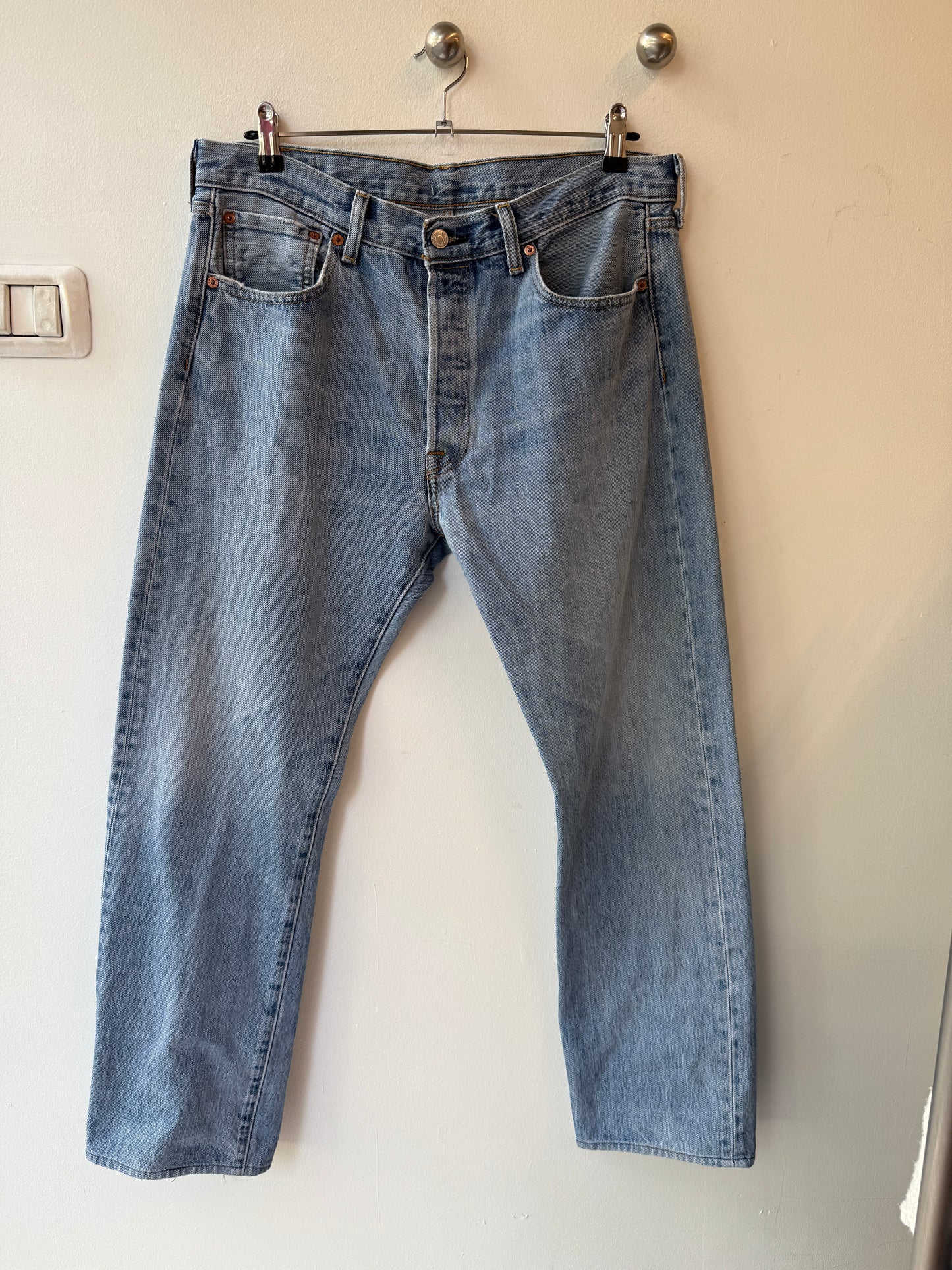 Vintage Levi’s 501 Light Wash Unisex Jeans