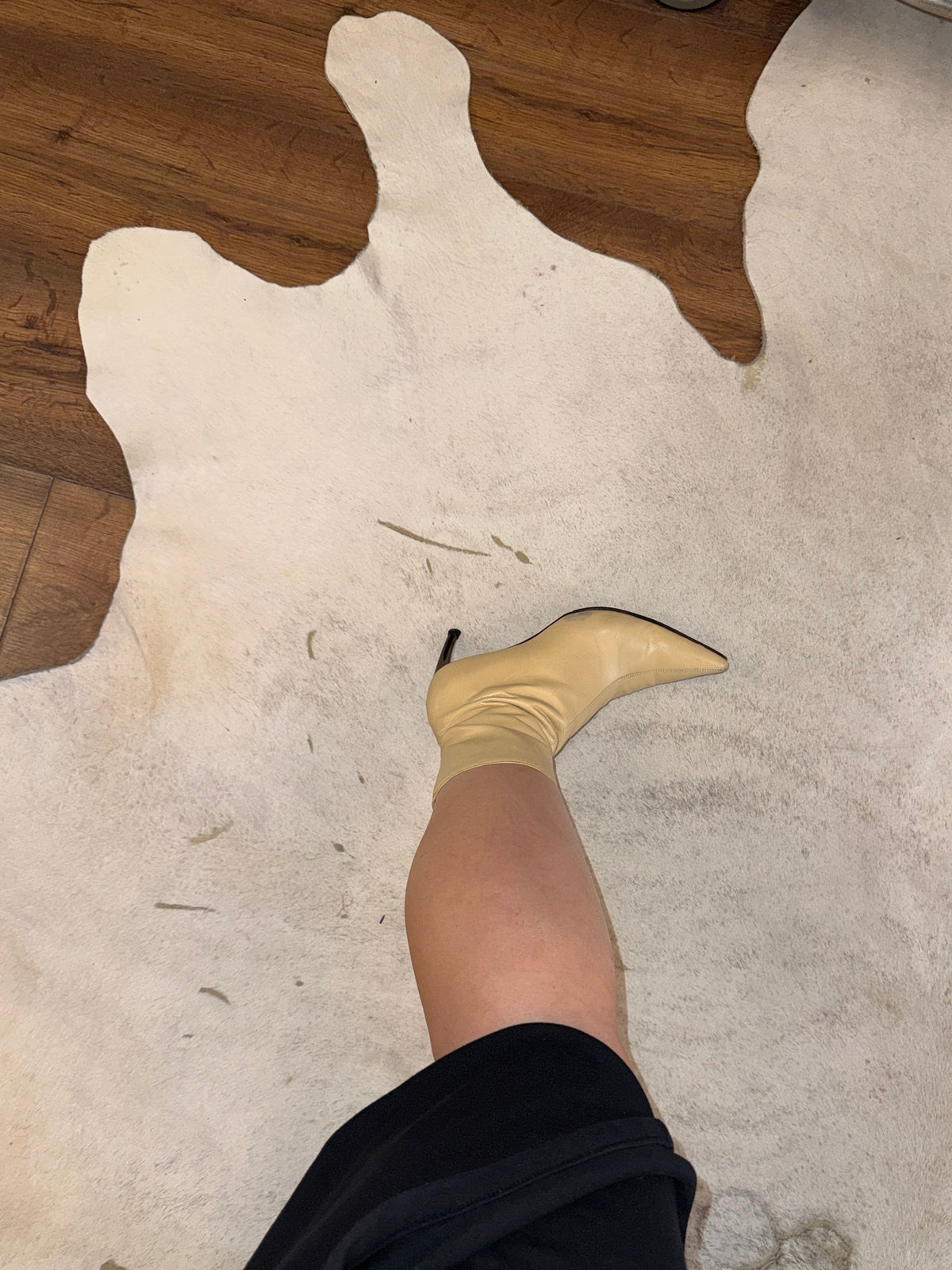 Vintage Sergio Rossi Cream Leather Pointed-Toe Ankle Boots 1990s