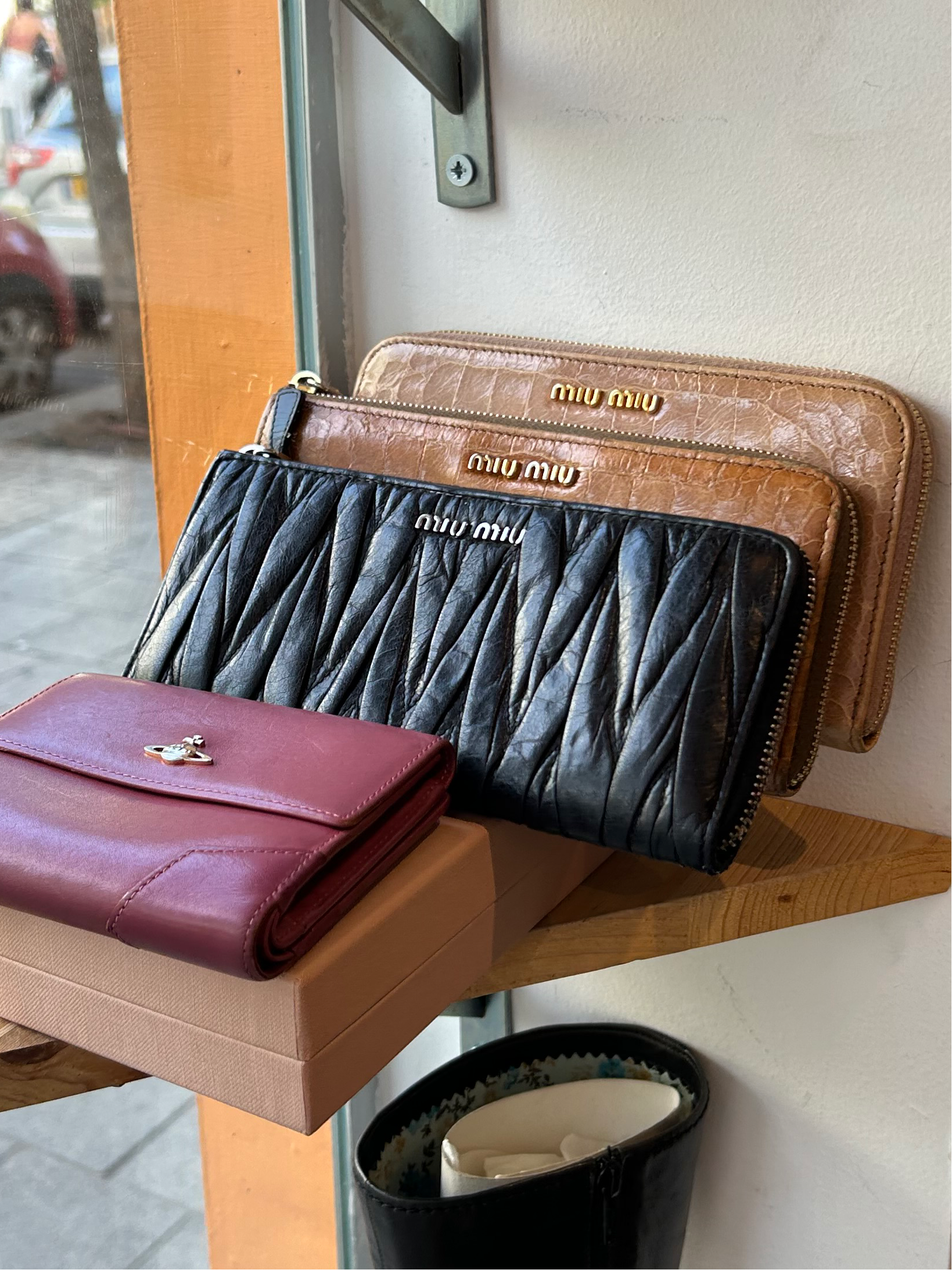 MIU MIU matelasse black leather zip long wallet – JILLBERT MIU MIU matelasse black leather zip long wallet – JILLBERT