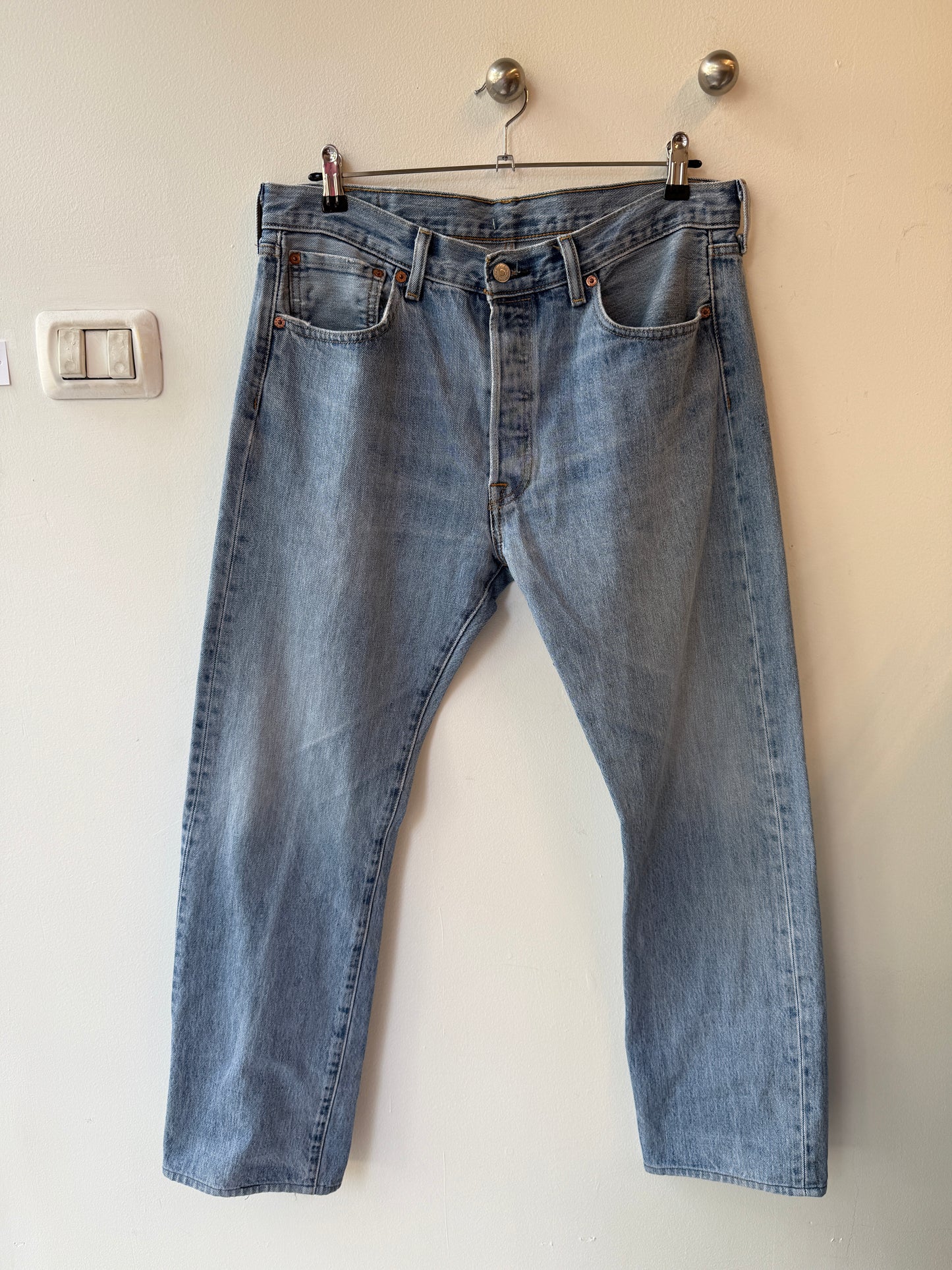 Vintage Levi’s 501 Light Wash Unisex Jeans