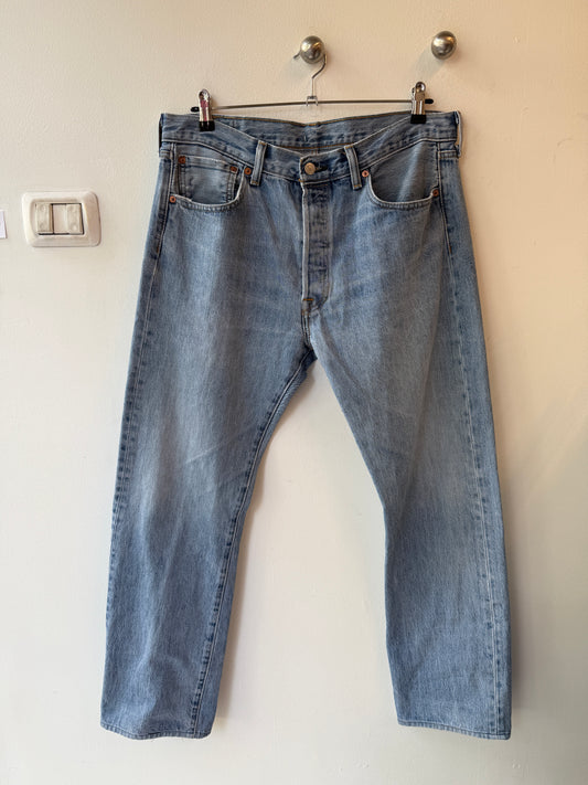 Vintage Levi’s 501 Light Wash Unisex Jeans