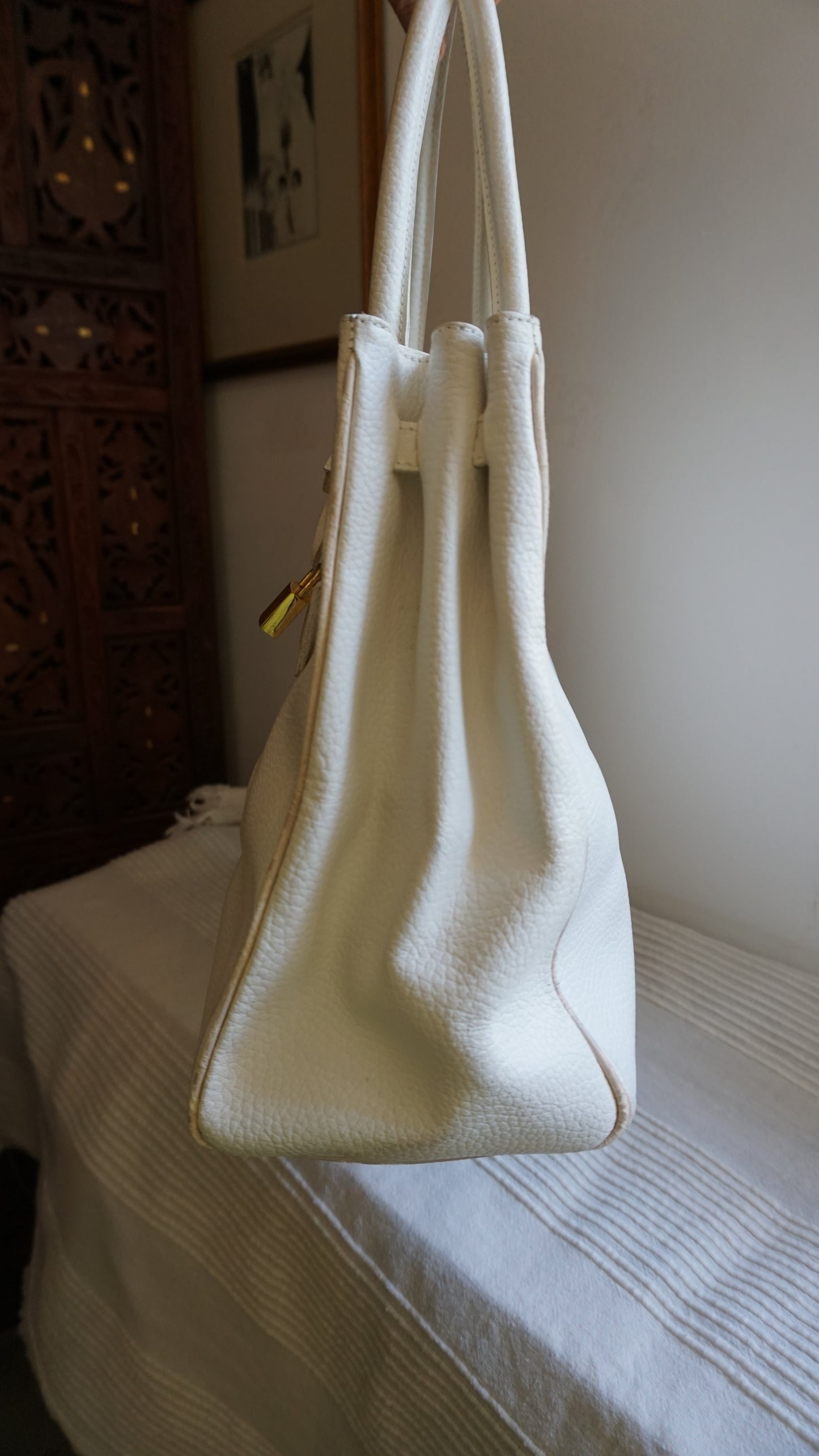 ROGANI white leather shoulder bag