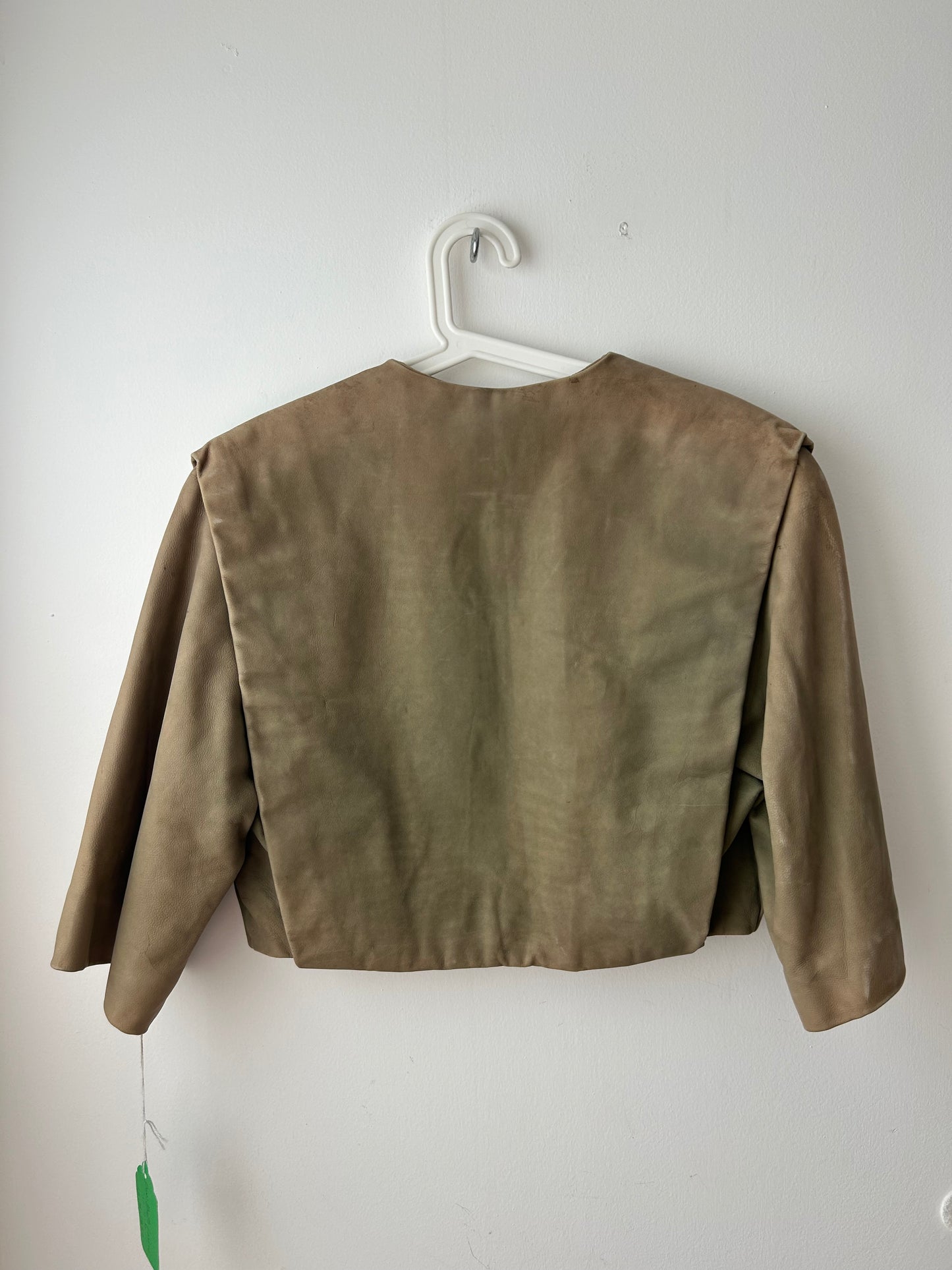 🏛️ 1960’s suede Short hand-stitched jacket