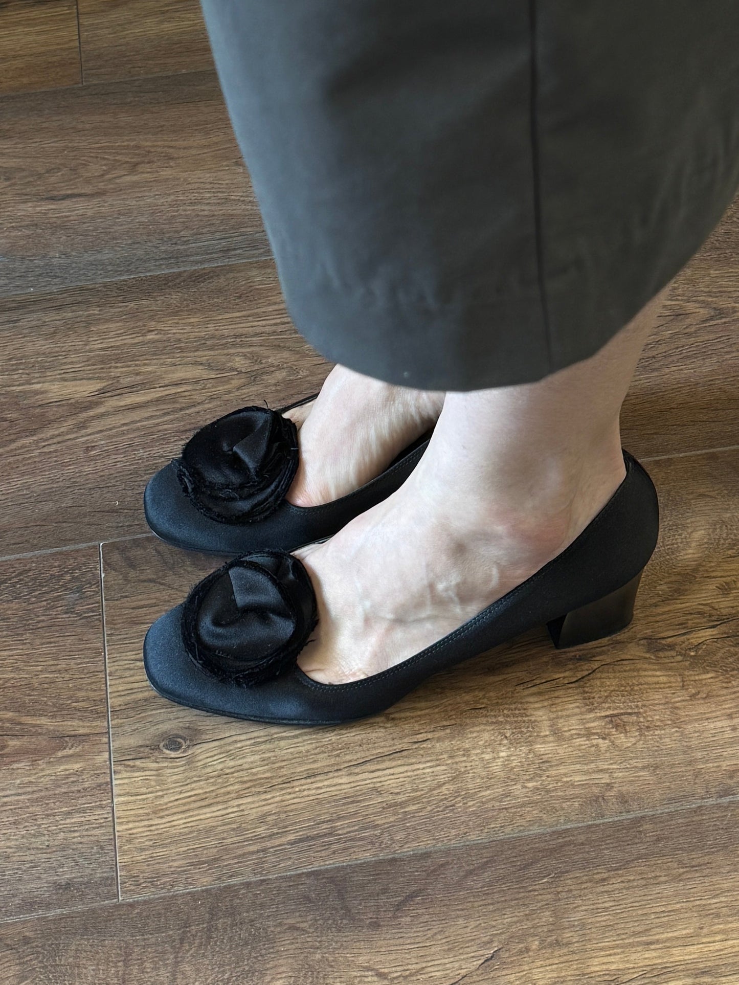 Lanvin Black Satin Heels Sculptural Flower 38