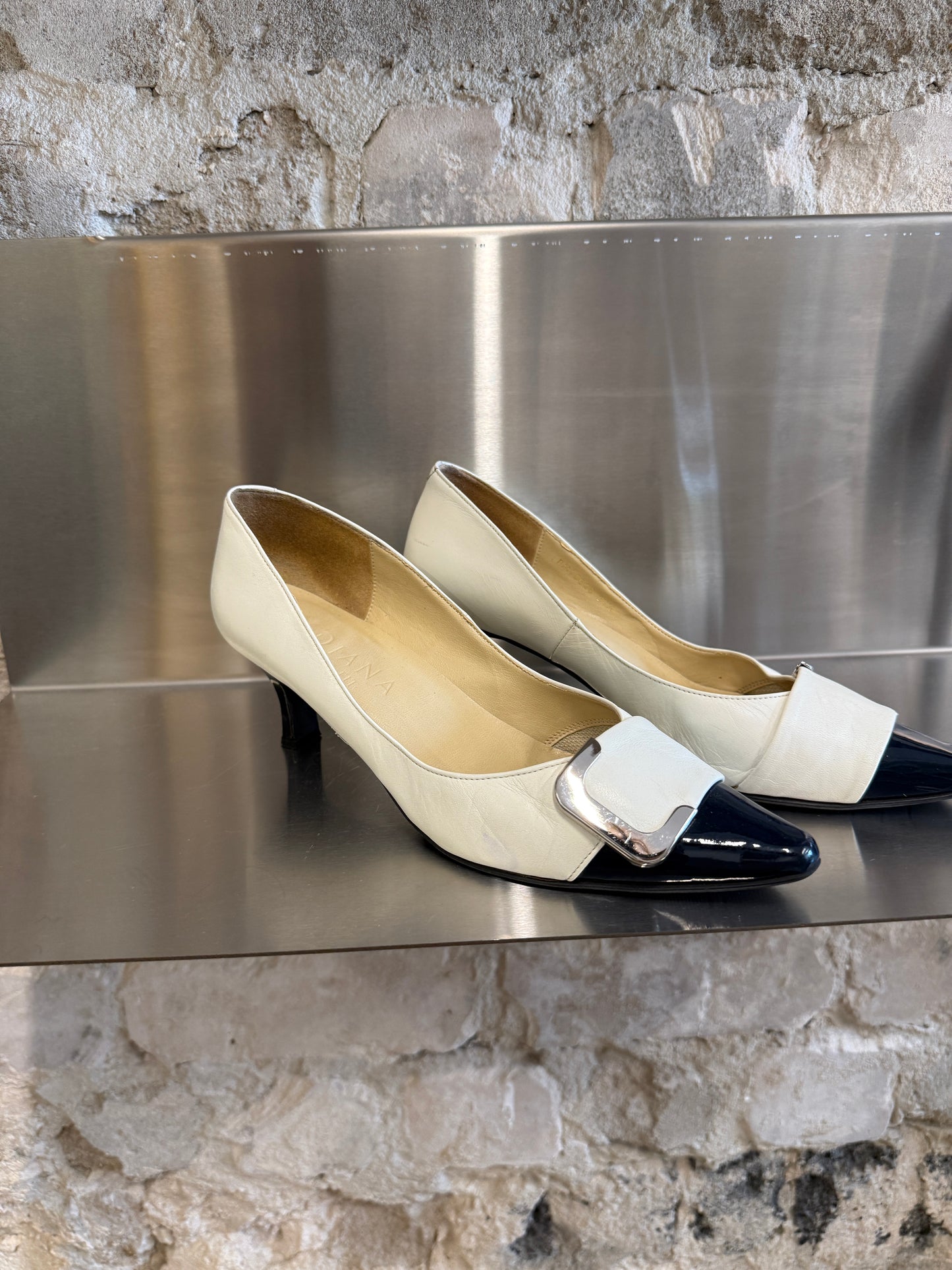 DIANA WELL FIT Leather Pumps c.1998–2005