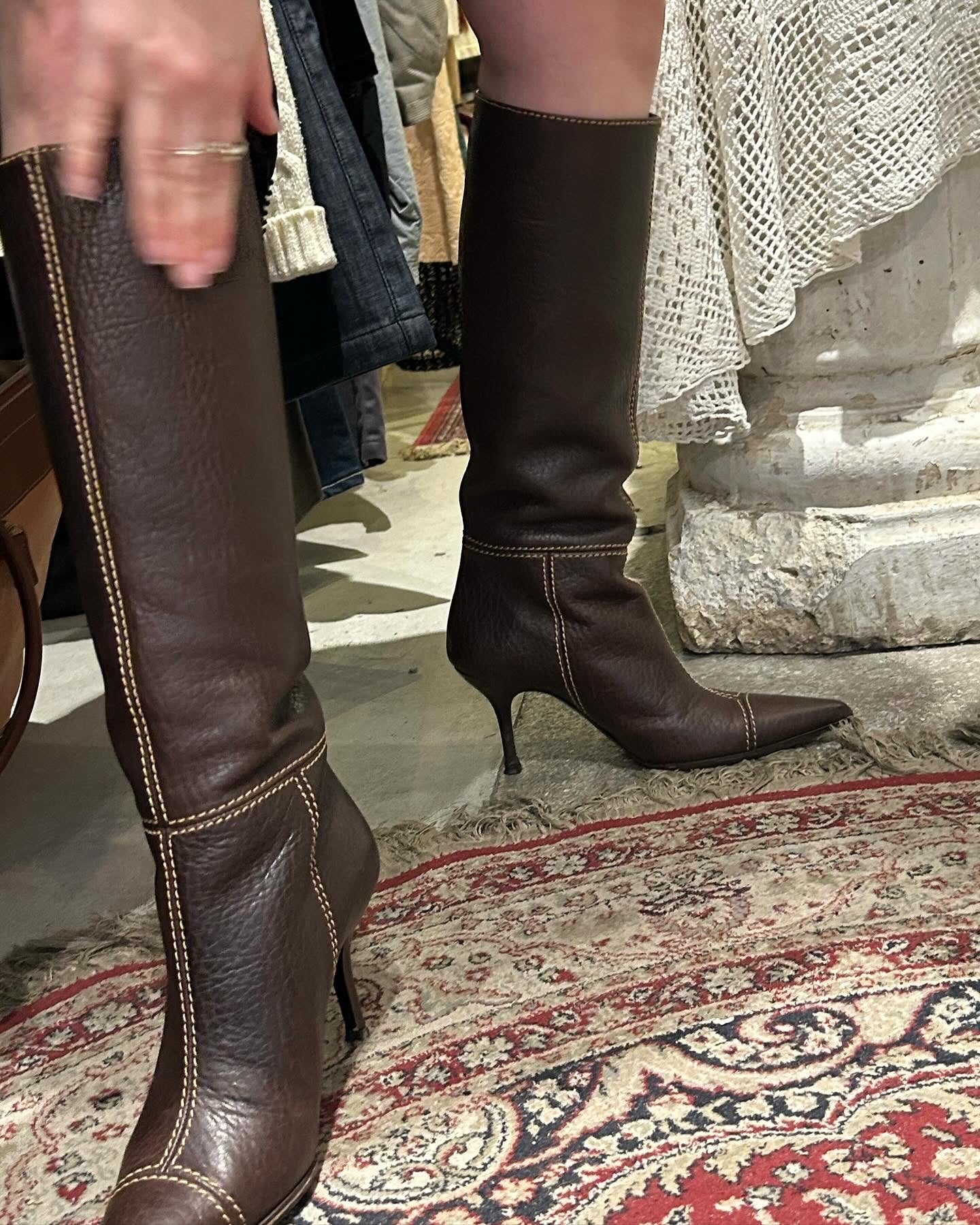 knee high DOLCE & GABBANA leather boots