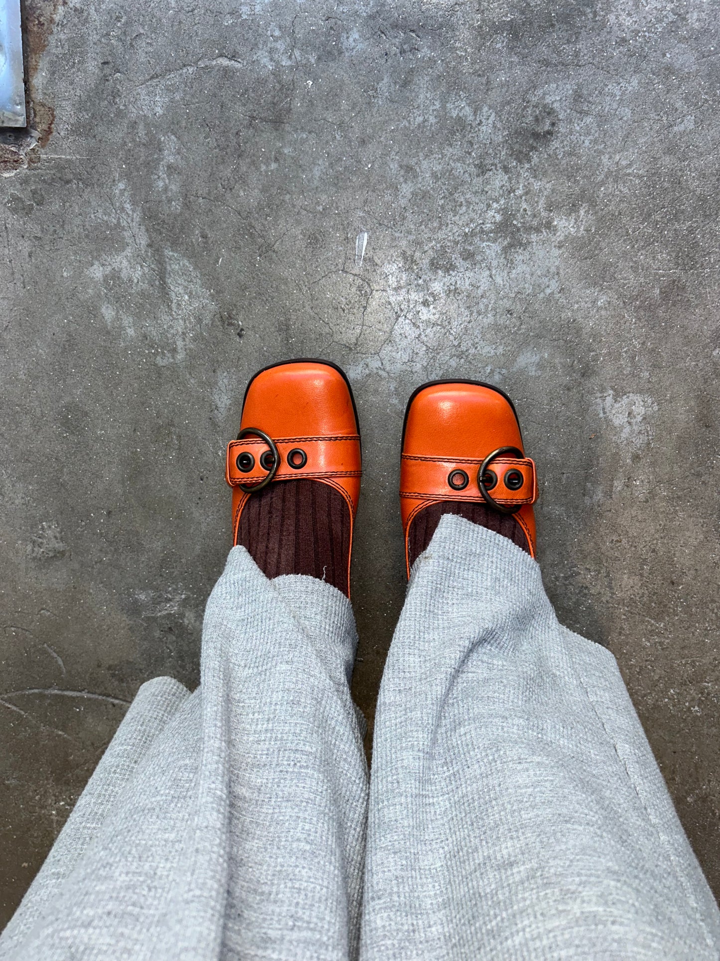 MIUMIU 00’s orange buckle floats (37.5 EU)