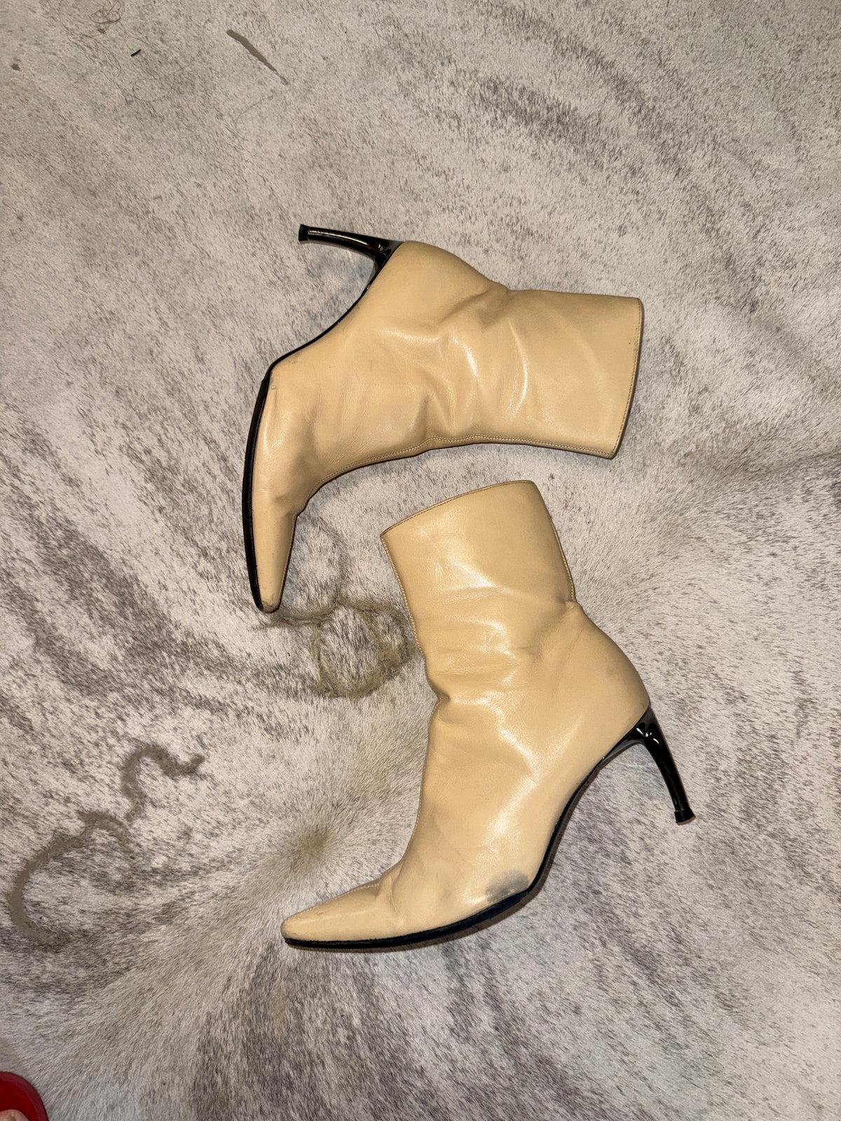 Vintage Sergio Rossi Cream Leather Pointed-Toe Ankle Boots 1990s