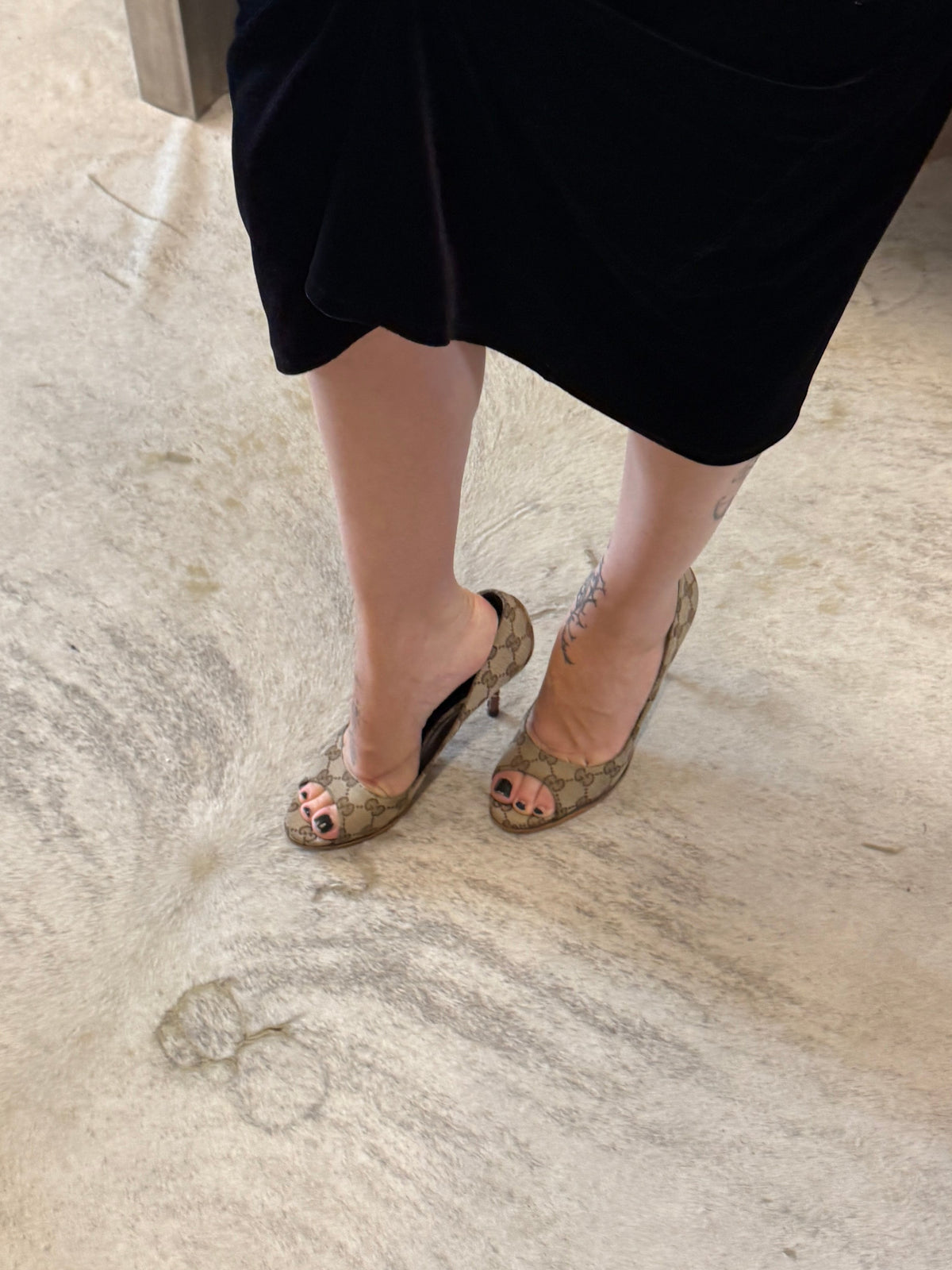 Gucci GG Canvas Peep-Toe Bamboo Heel Pumps 37.5 EU / US 7B