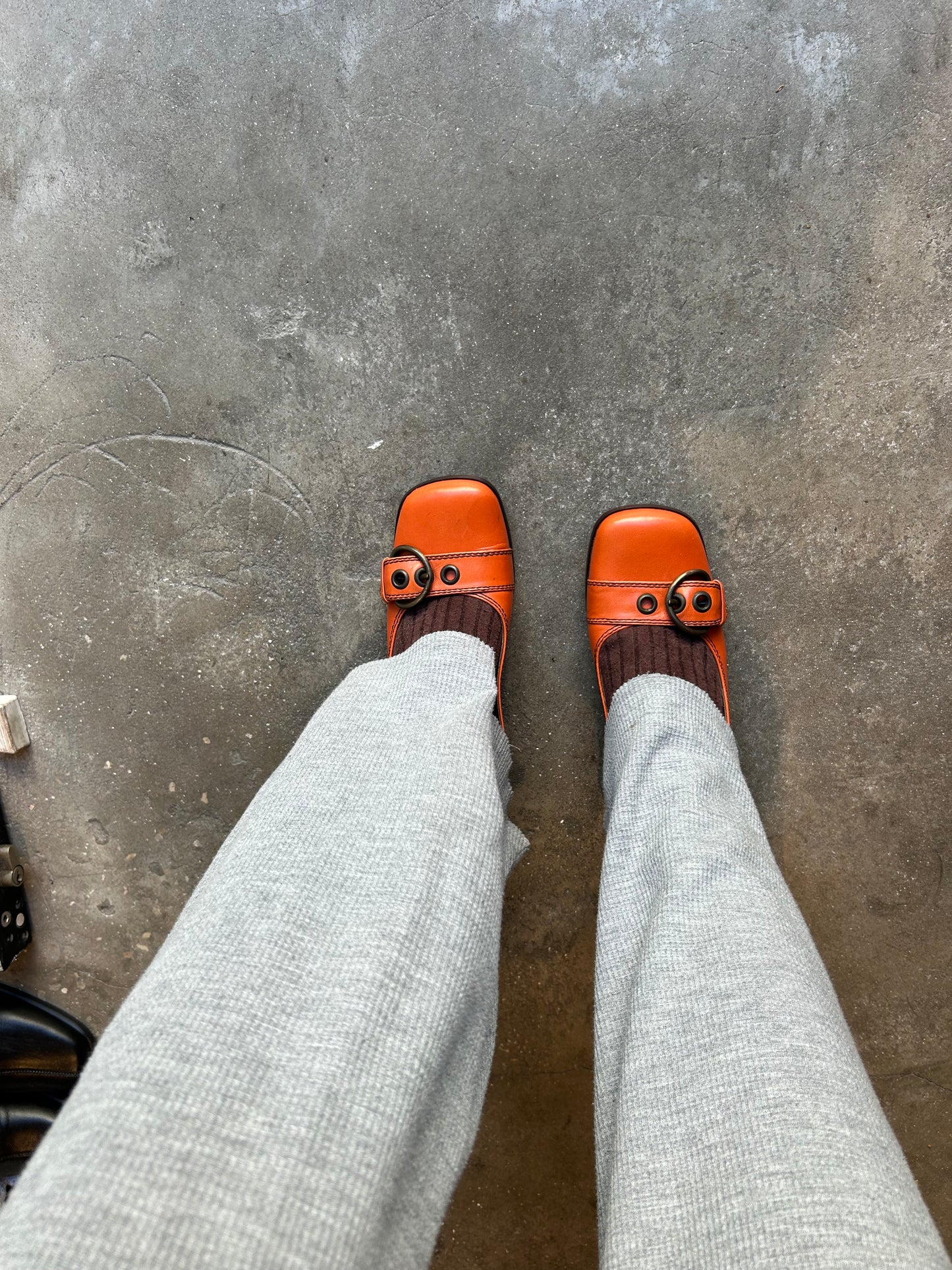 MIUMIU 00’s orange buckle floats (37.5 EU)