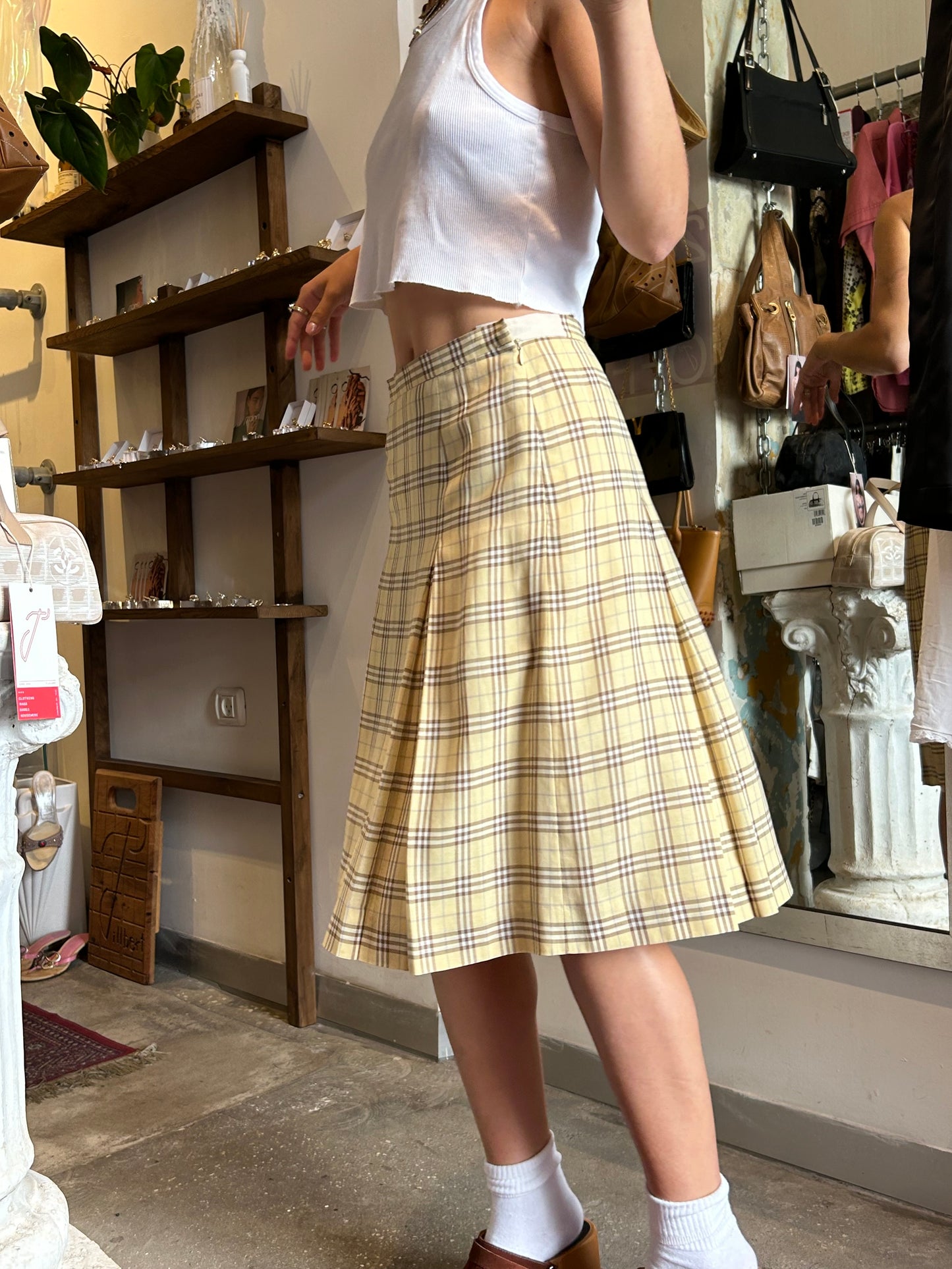 BURBERRY’S plaid skirt