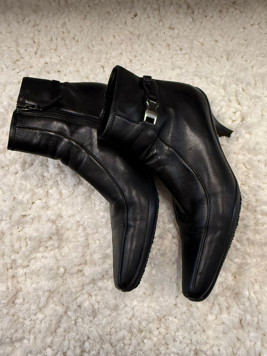 Prada sport Kitten-Heel Ankle Boots 36.5