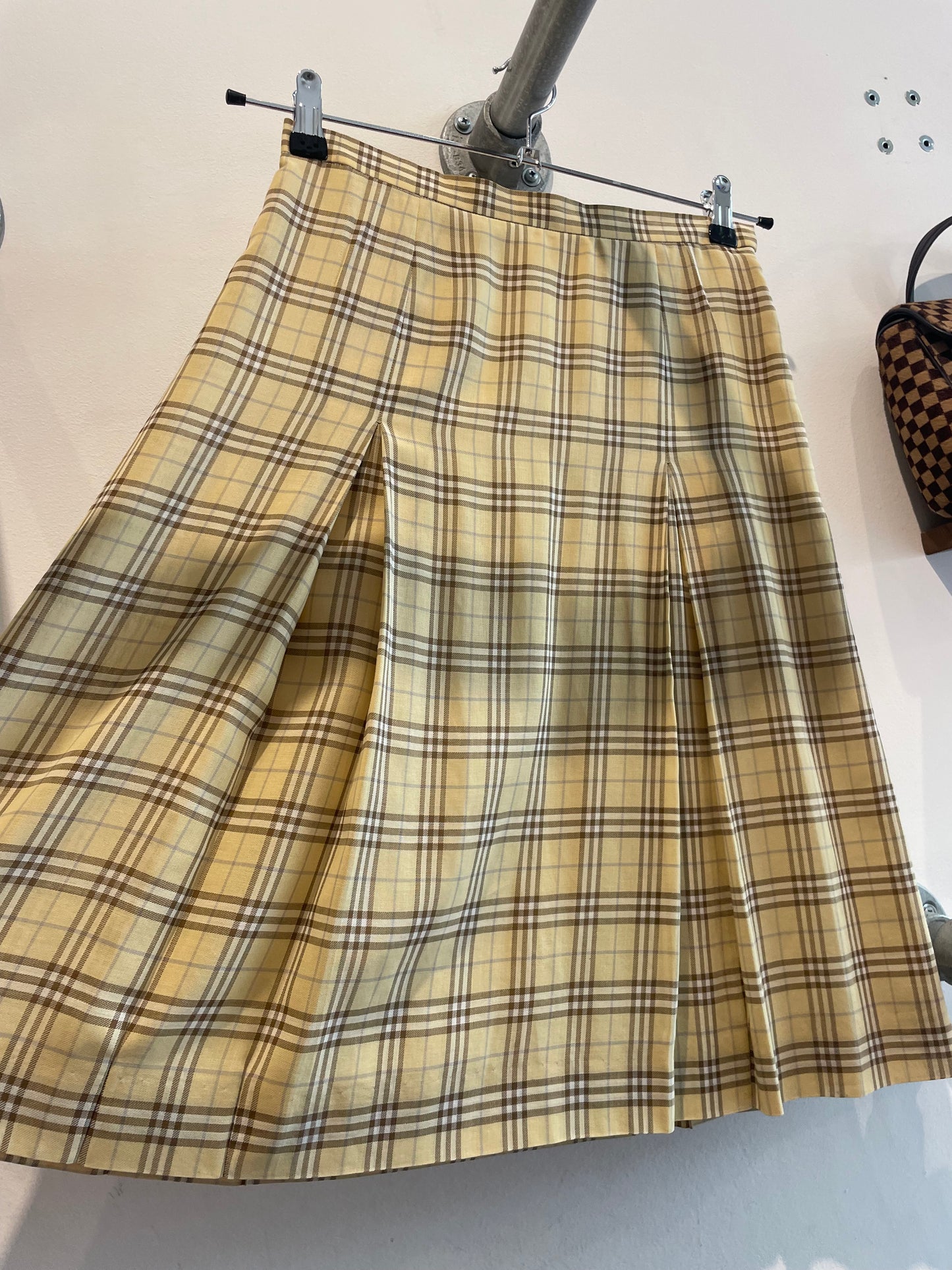 BURBERRY’S plaid skirt