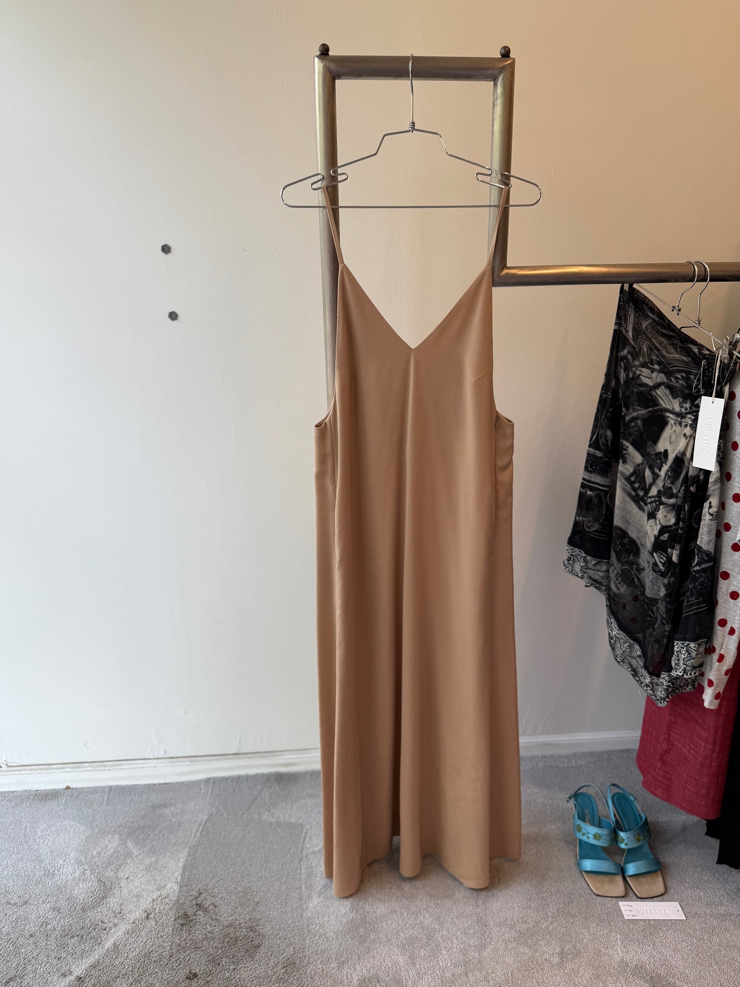 IÉNA – Minimalist Maxi Dress