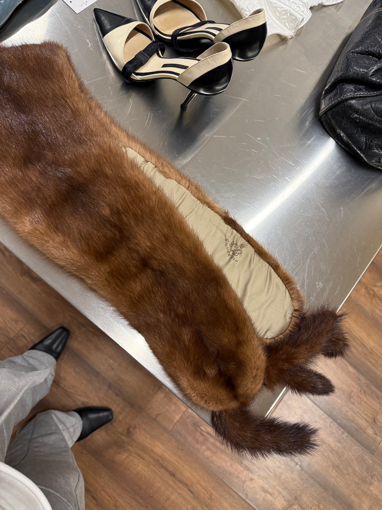 Silver Blu mink fur collar scarf