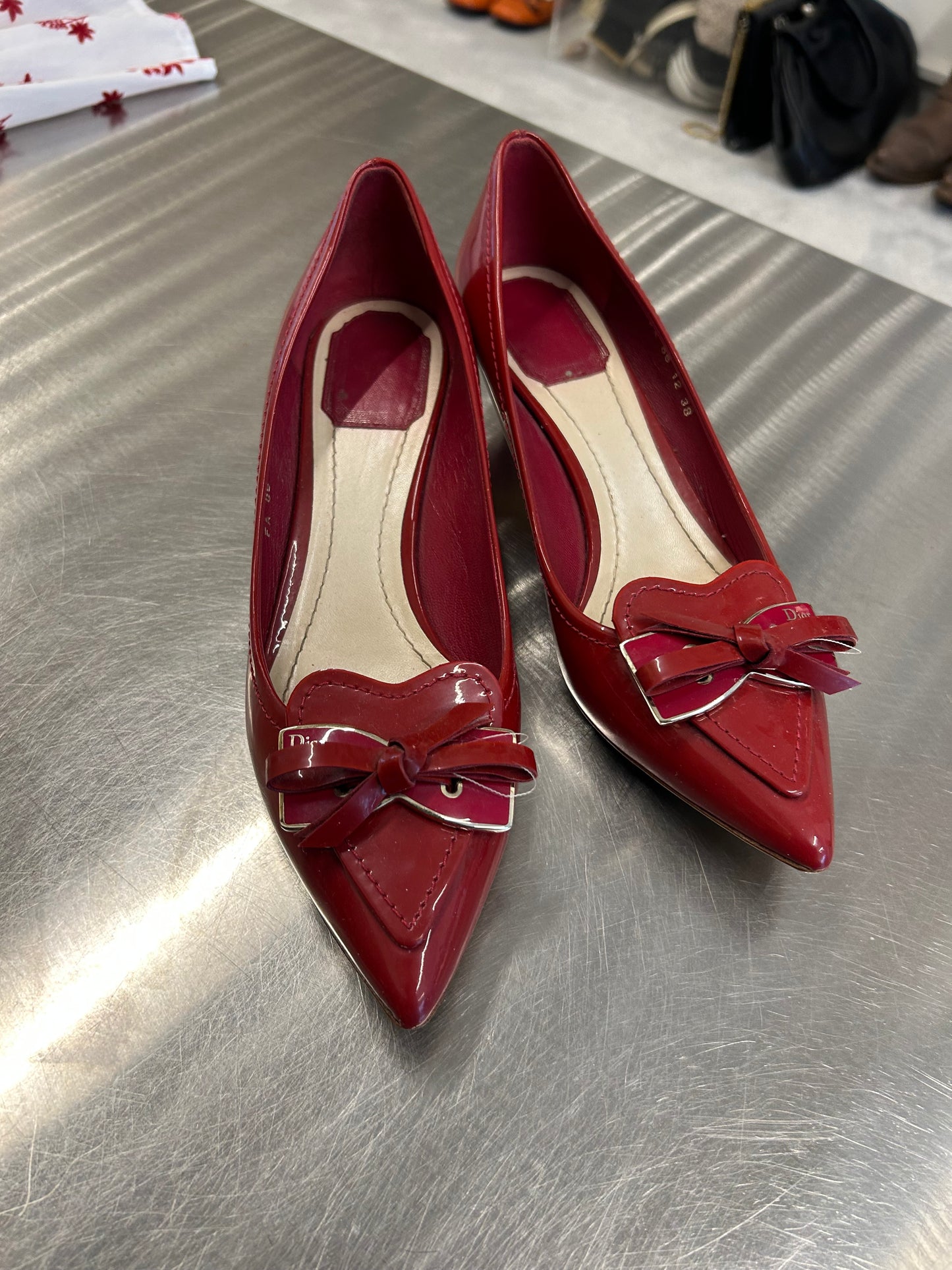 CHRISTIAN DIOR bow leather kitten heels