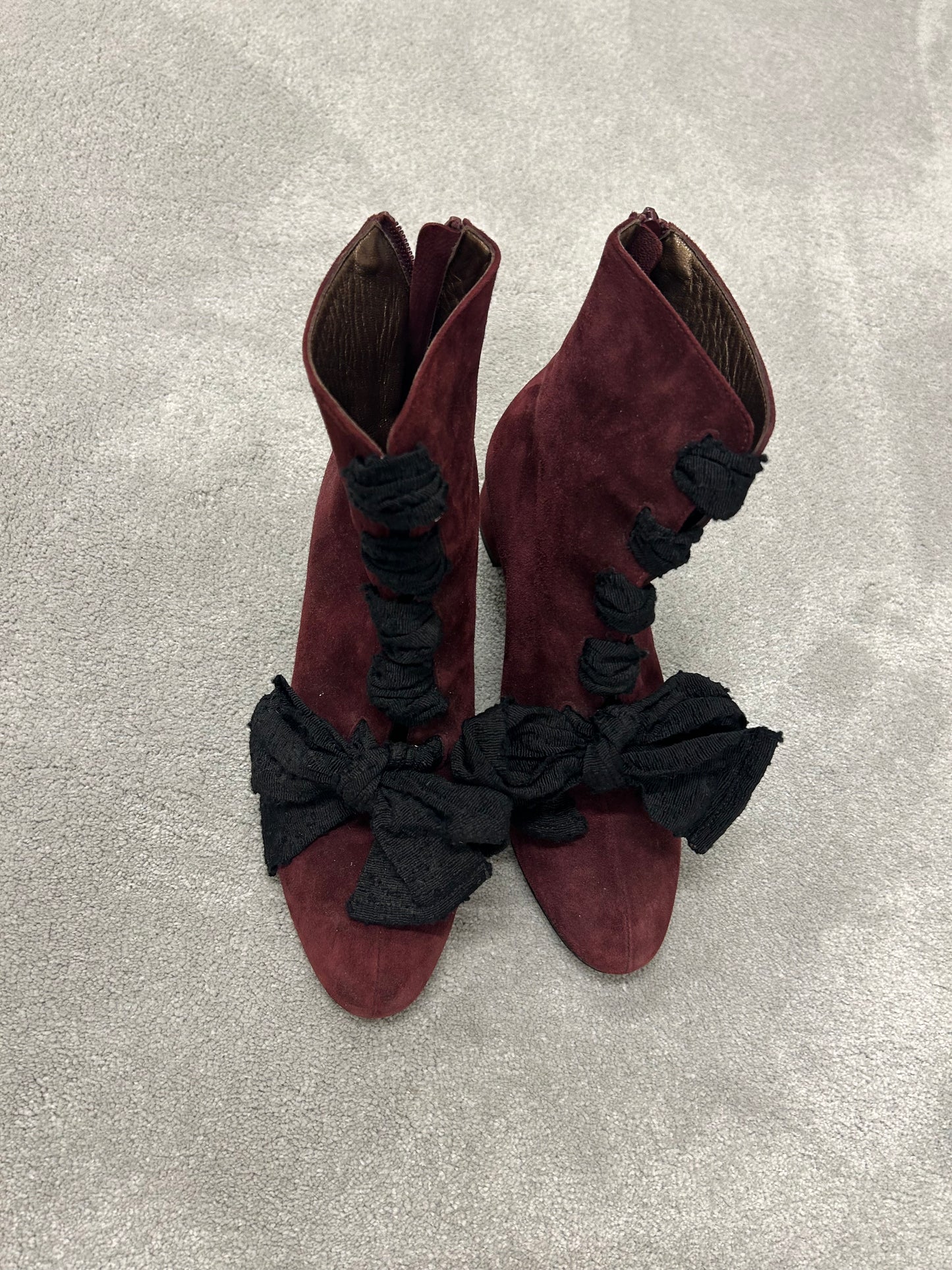 Italian suede ribbon boots