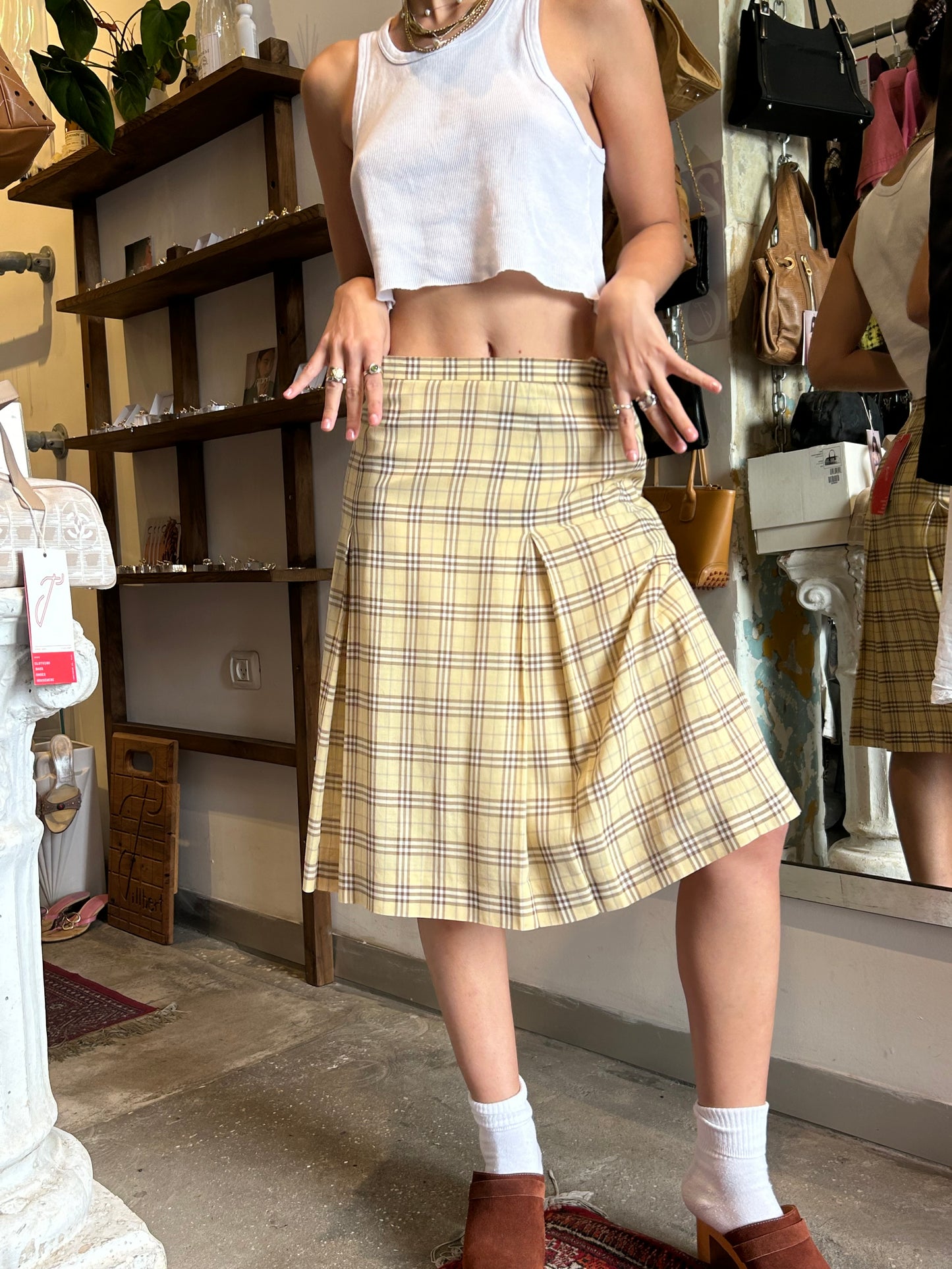 BURBERRY’S plaid skirt