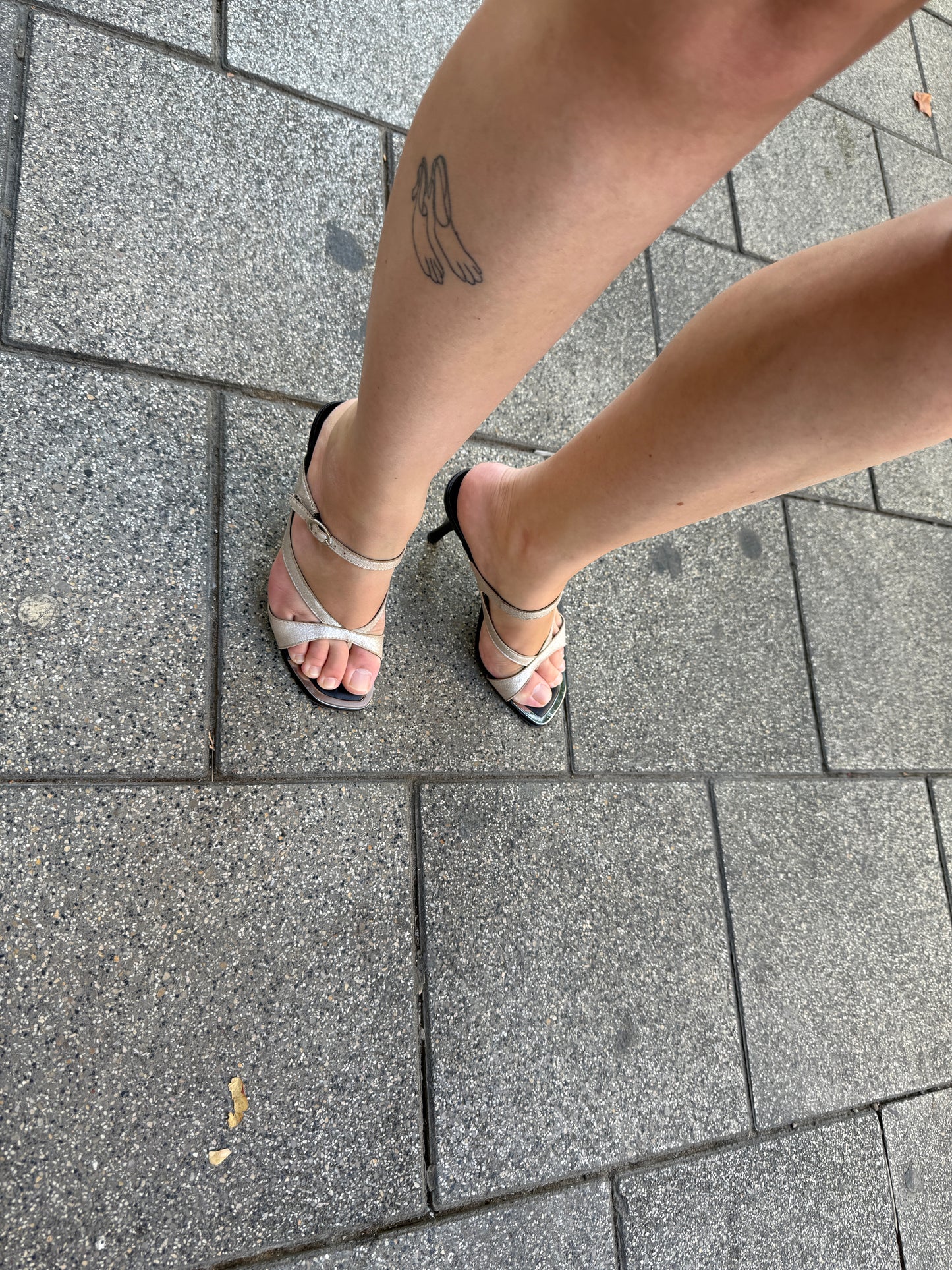 Donald J Pliner Metallic Leather Strappy Sandals 2000s