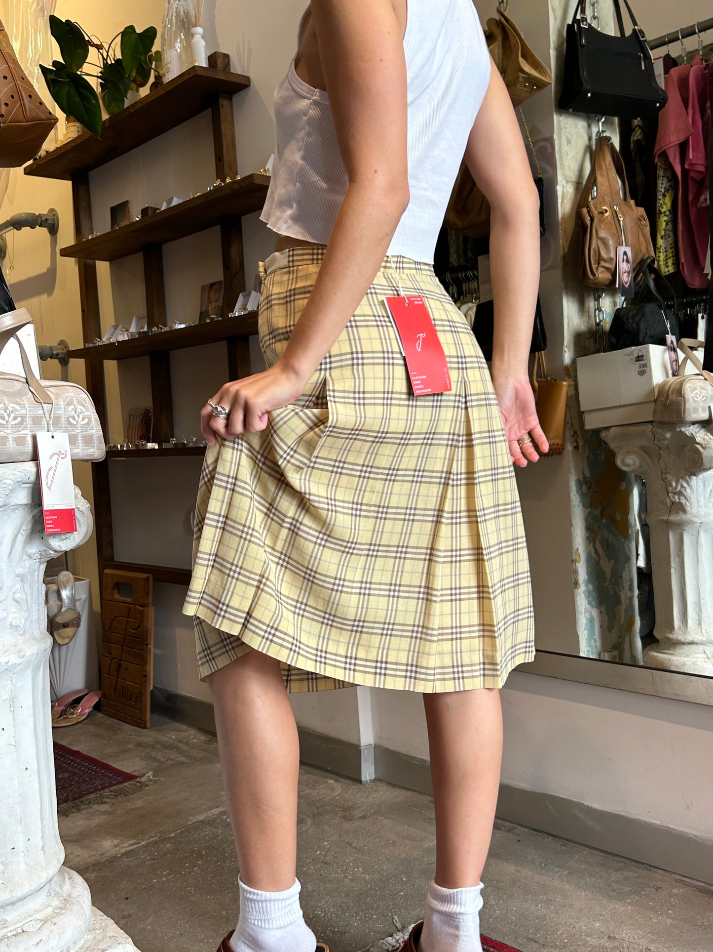 BURBERRY’S plaid skirt