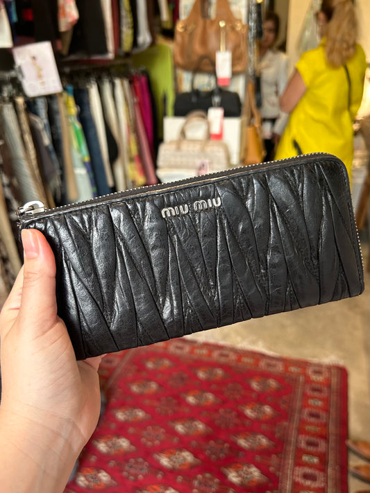 MIU MIU matelasse black leather zip long wallet