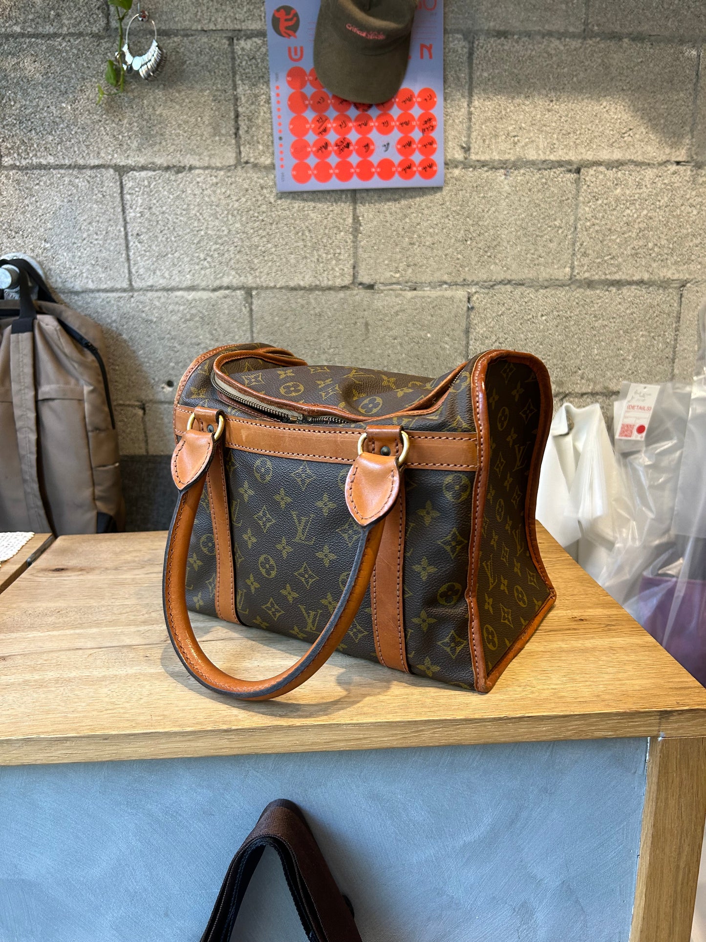 LOUIS VUITTON Monogram sac chassour 35 pet carry