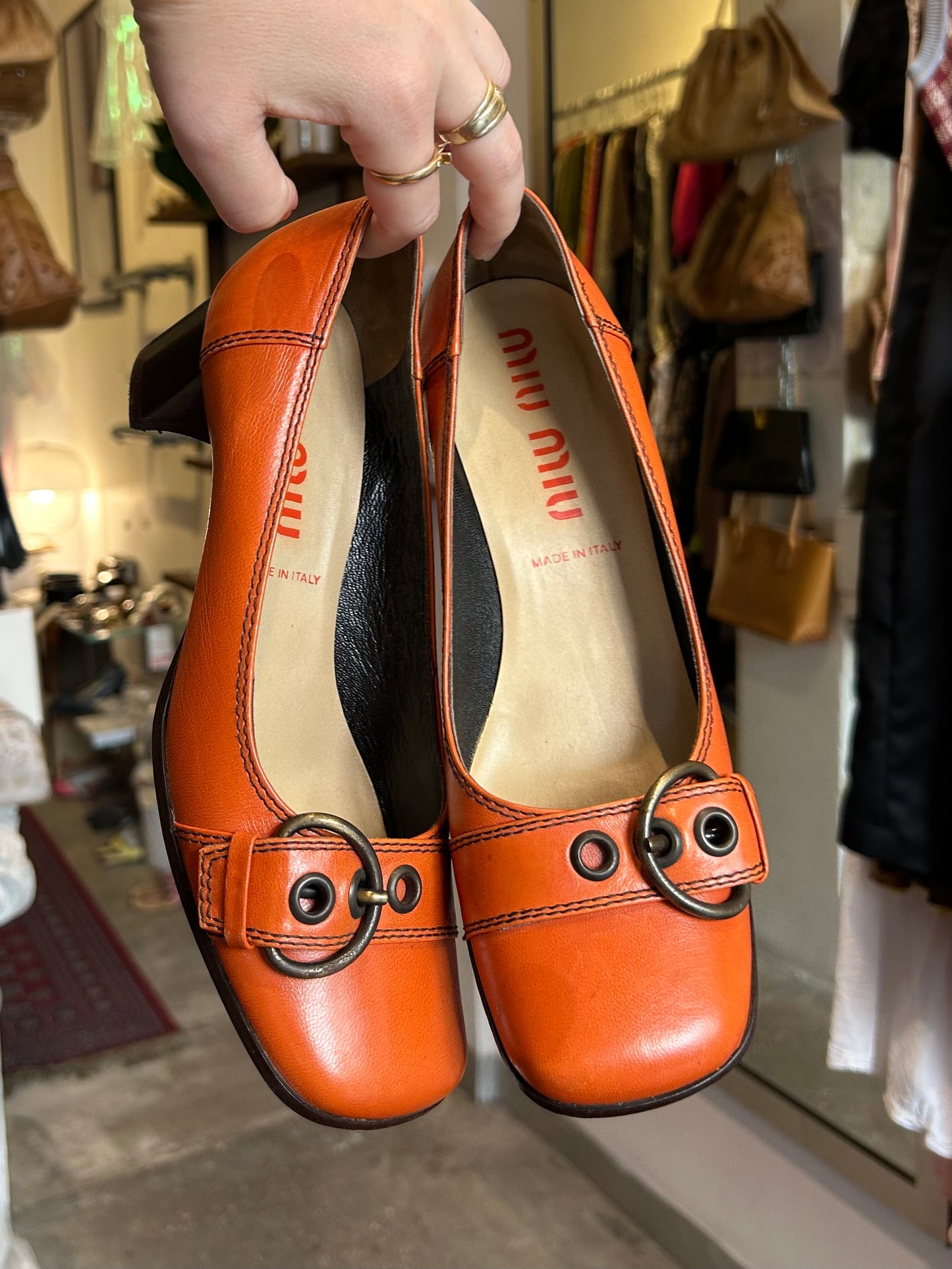 MIUMIU 00’s orange buckle floats (37.5 EU)