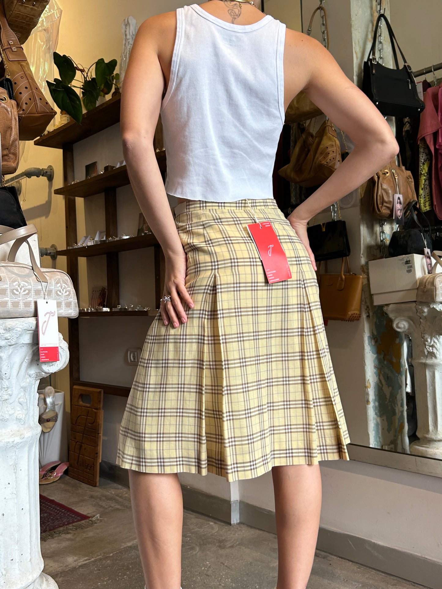 BURBERRY’S plaid skirt