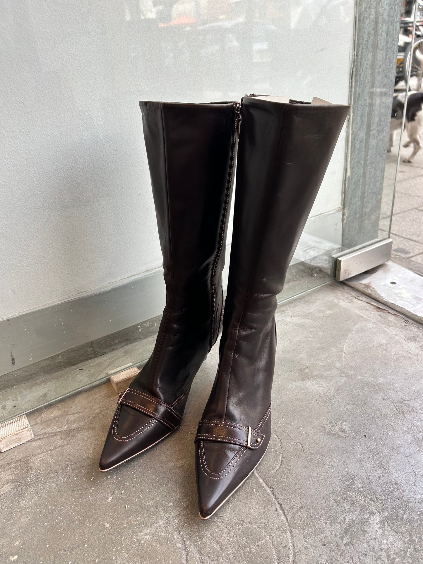 Japanese pointed heel boots