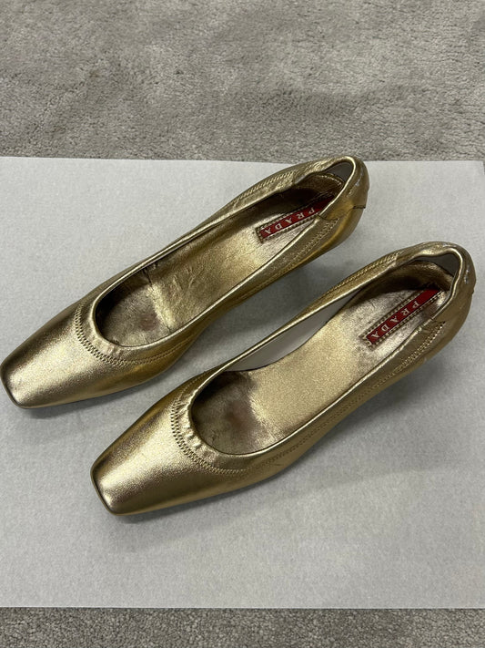 1990s PRADA gold kitten heels 36 EU