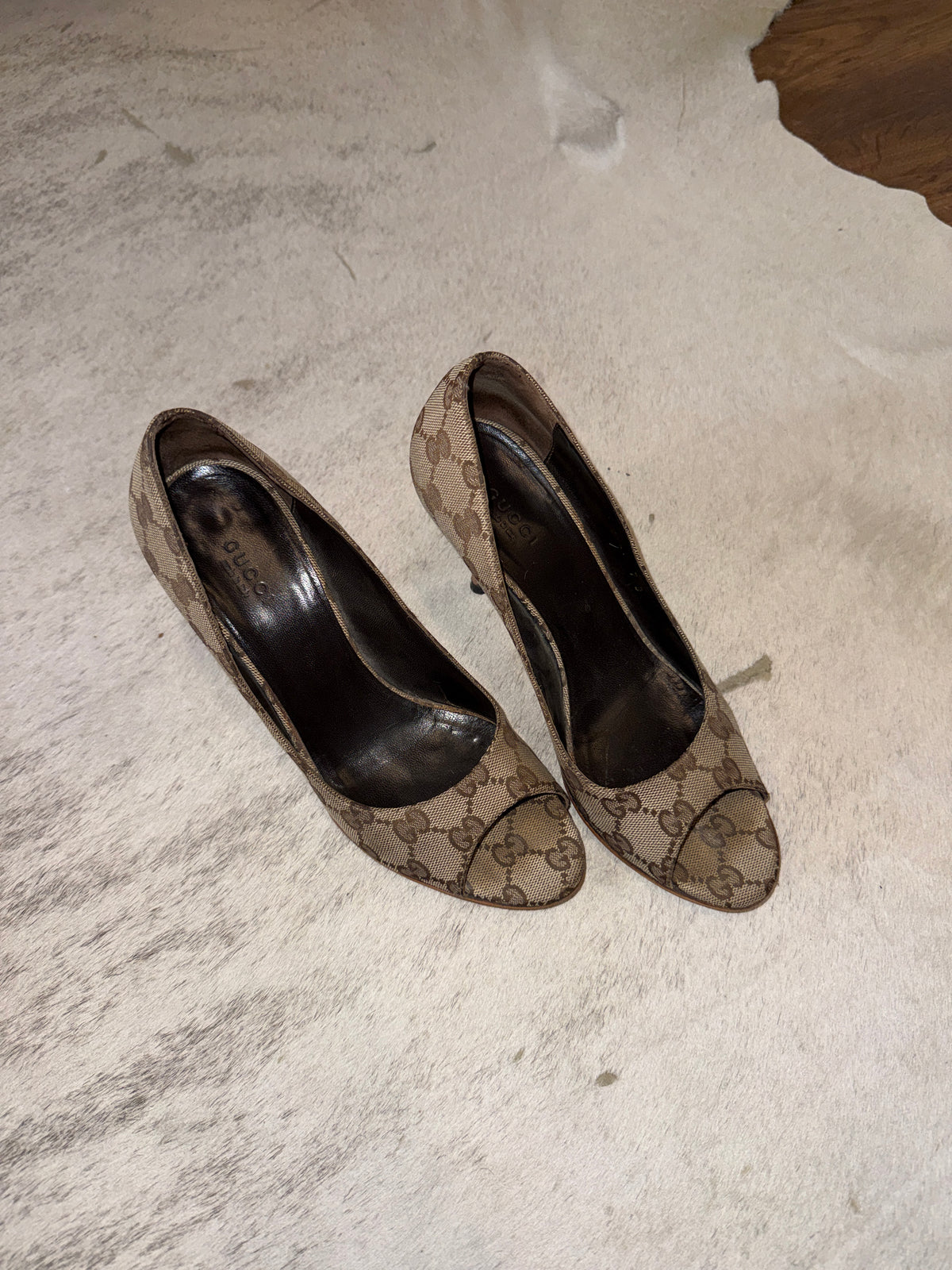 Gucci GG Canvas Peep-Toe Bamboo Heel Pumps 37.5 EU / US 7B
