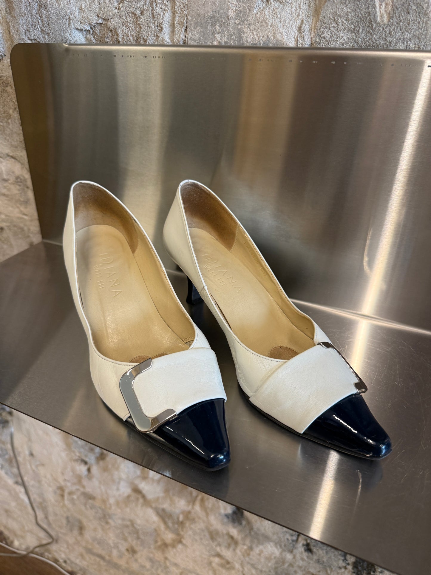 DIANA WELL FIT Leather Pumps c.1998–2005