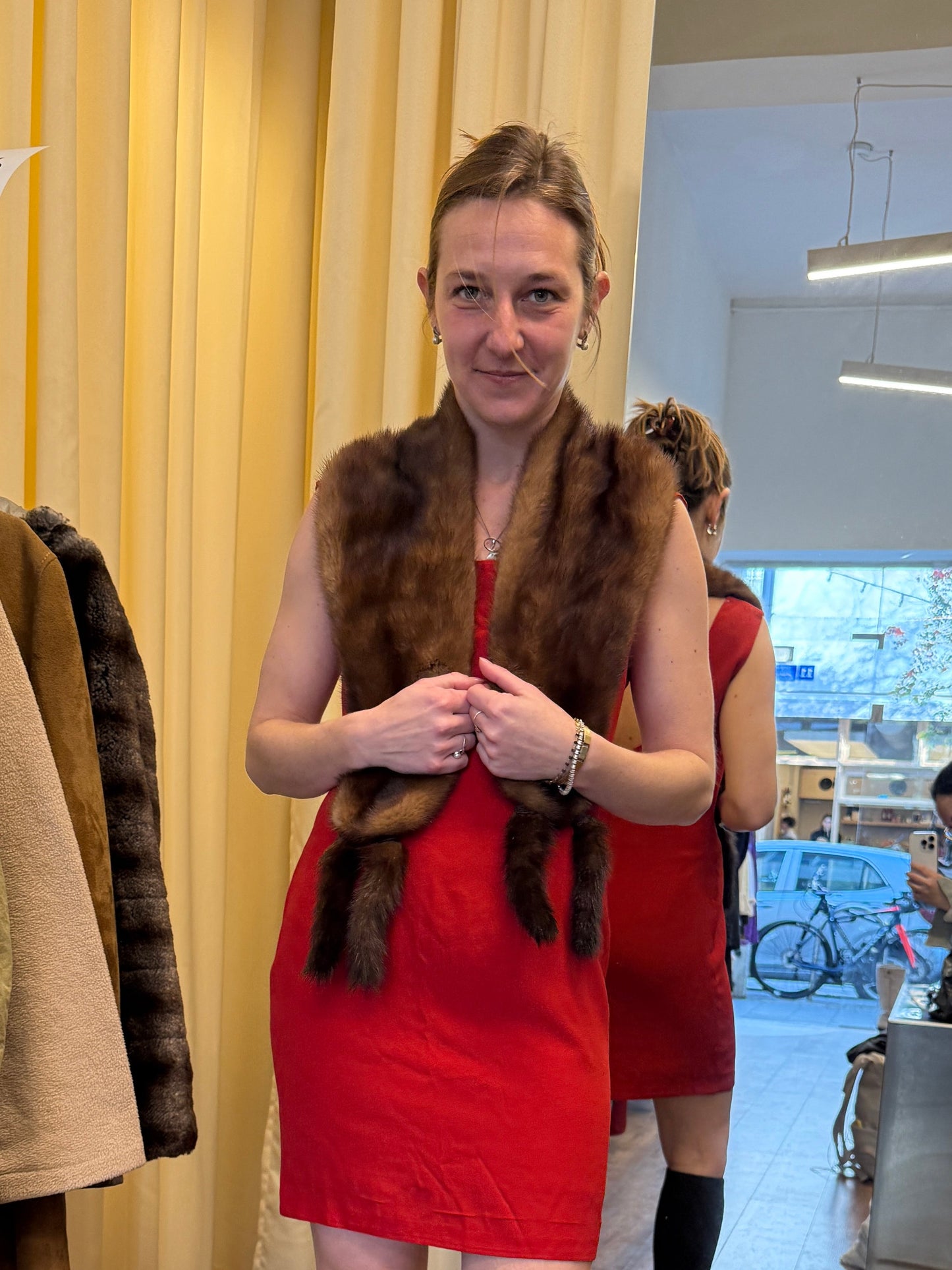 Silver Blu mink fur collar scarf