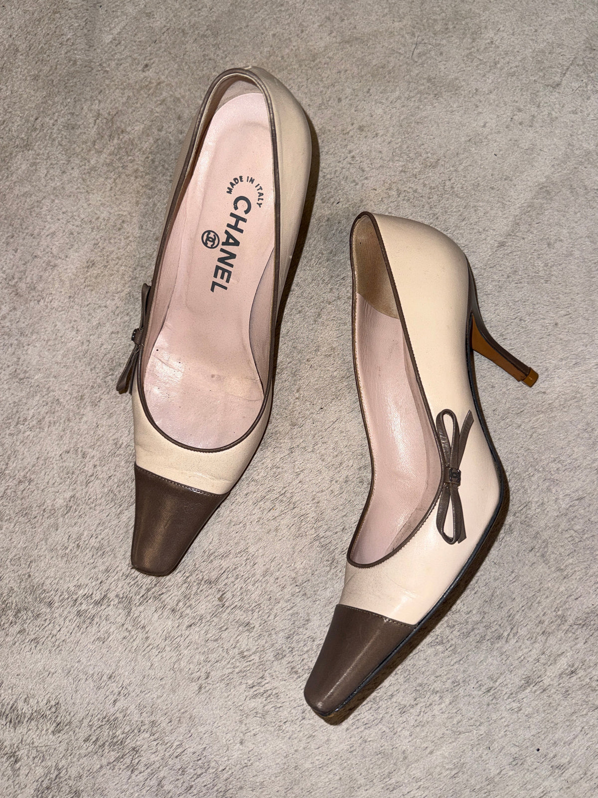 Chanel CC Bow Cap Toe Pumps 36.5 EU