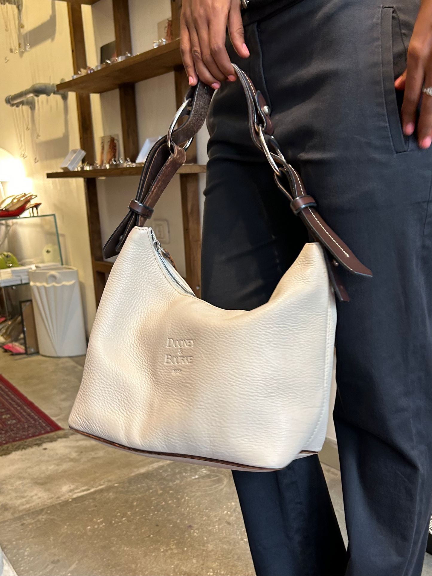 Creamy Dooney & Bourke leather shoulder bag