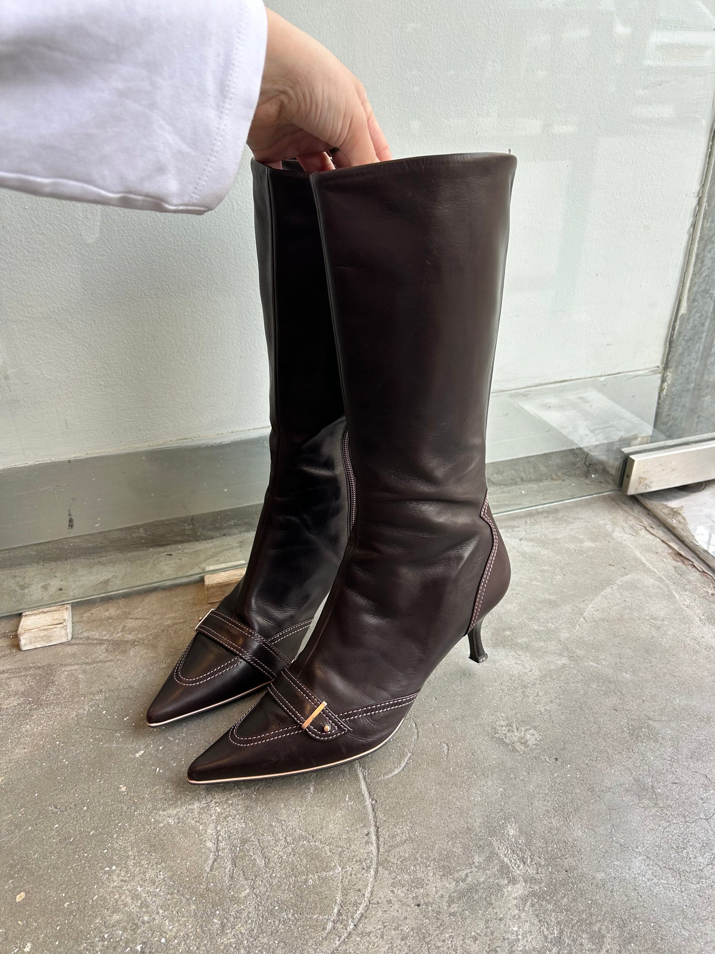 Japanese pointed heel boots