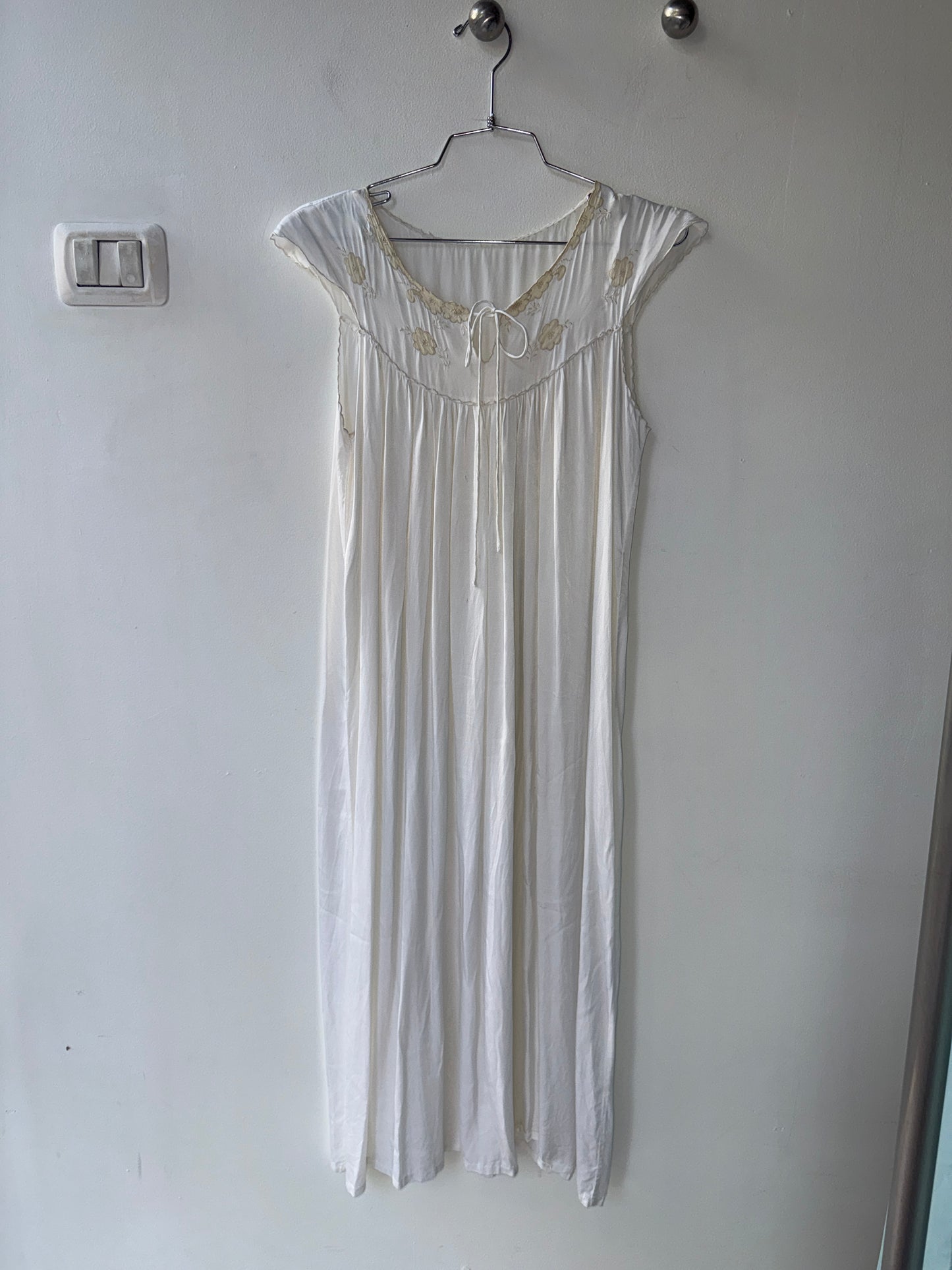 Antique Ivory Embroidered Silk Satin Nightgown – 1930s/40s