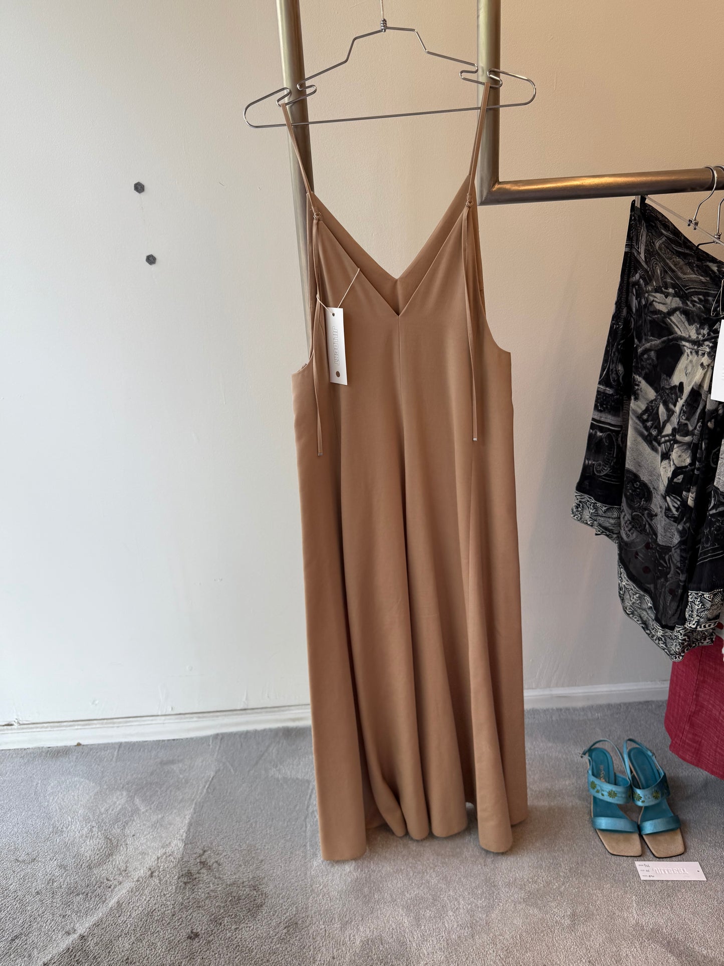 IÉNA – Minimalist Maxi Dress