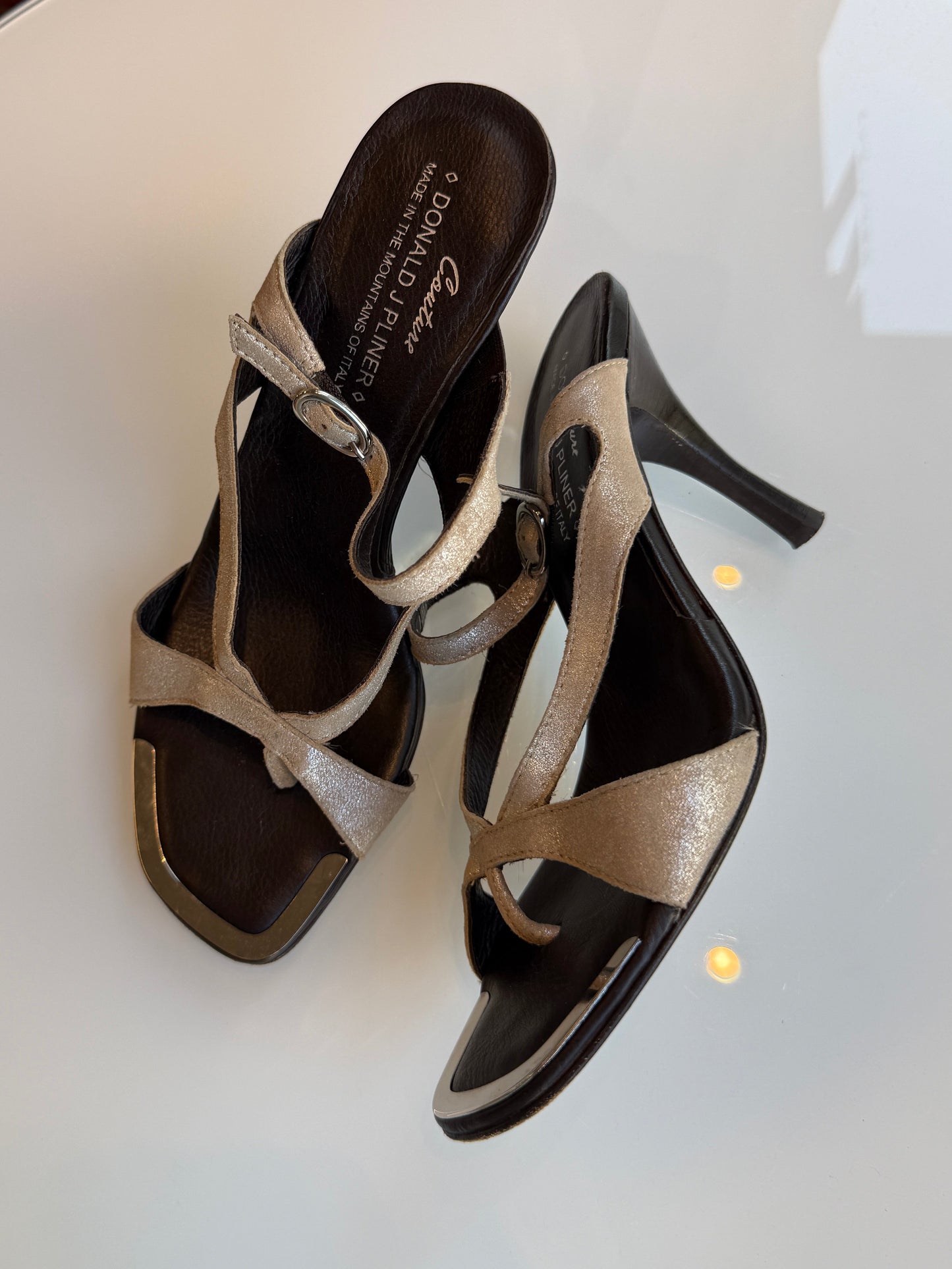 Donald J Pliner Metallic Leather Strappy Sandals 2000s